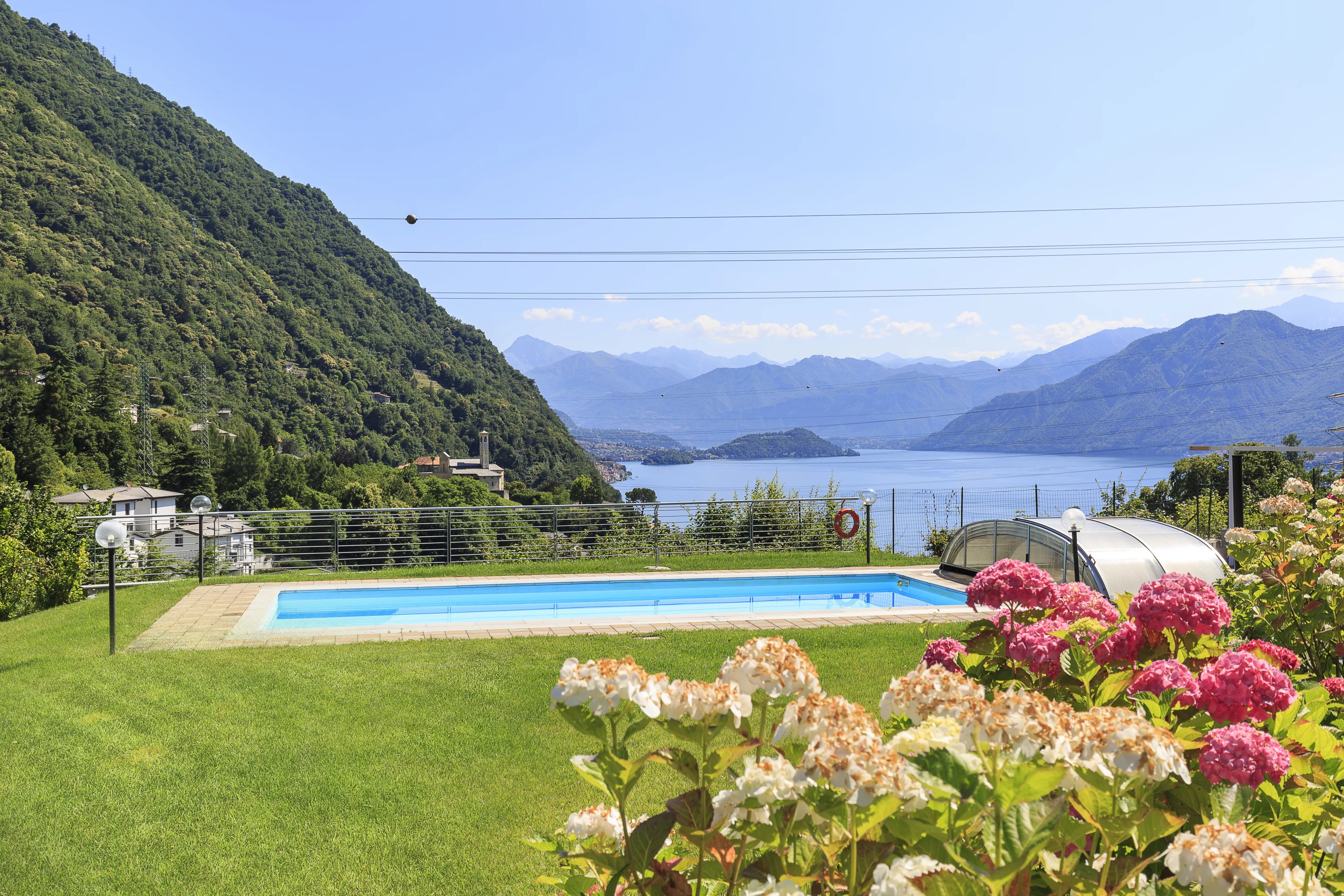 Duplex avec vue lac et piscine