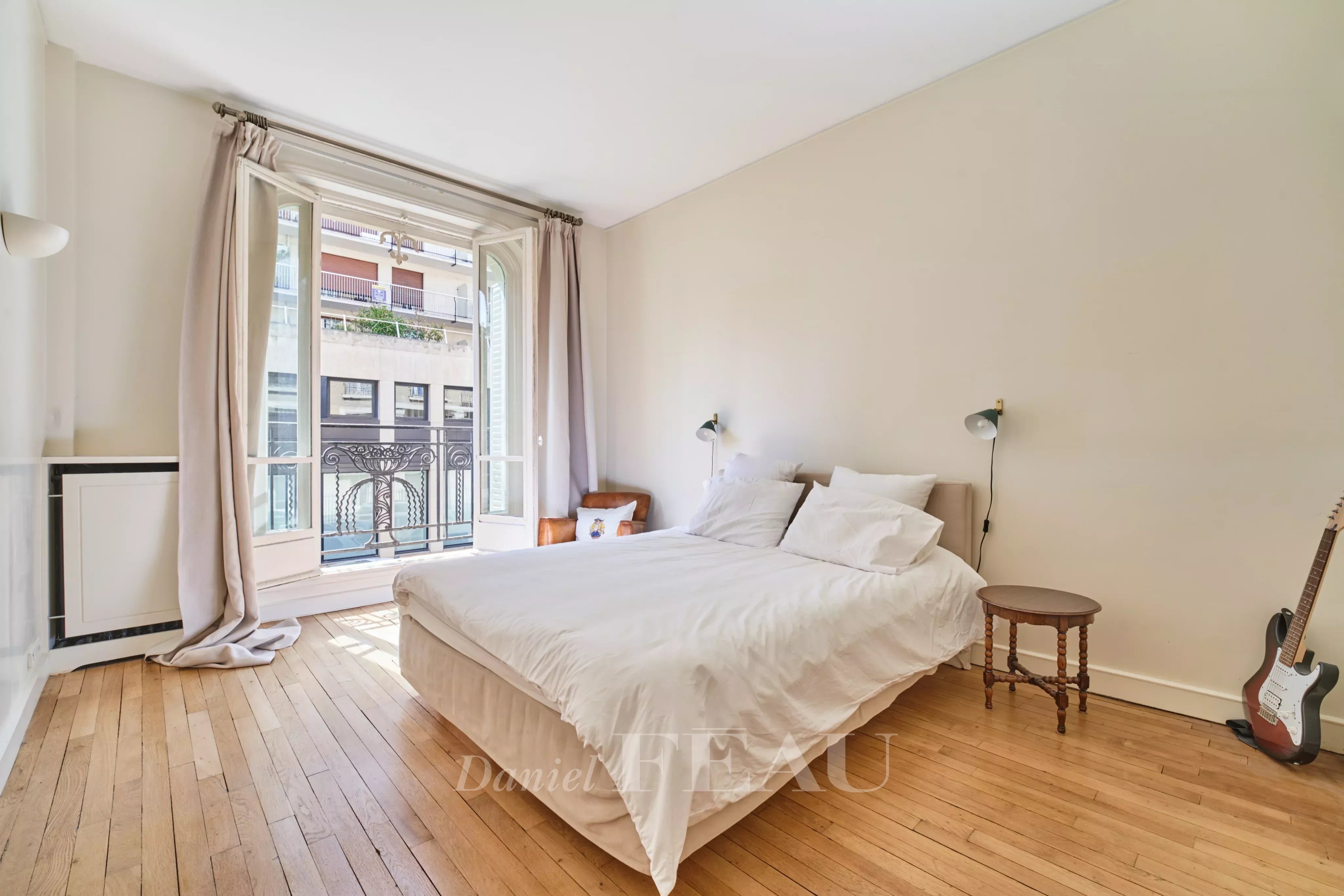 Sale Apartment Paris 7th