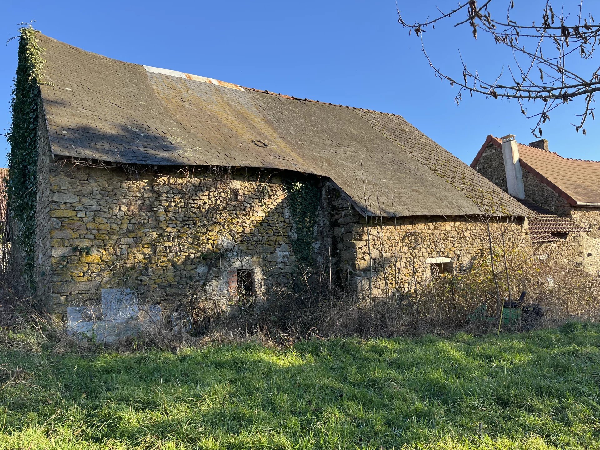 Farmhouse to renovate - Between Guéret and Jarnages