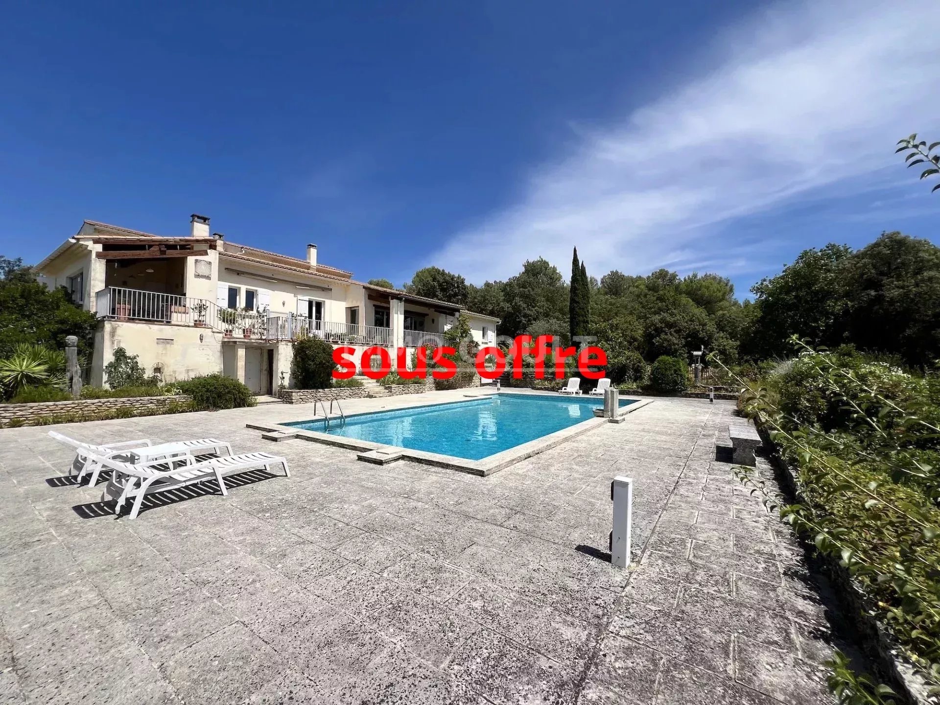 Agence immobilière de 