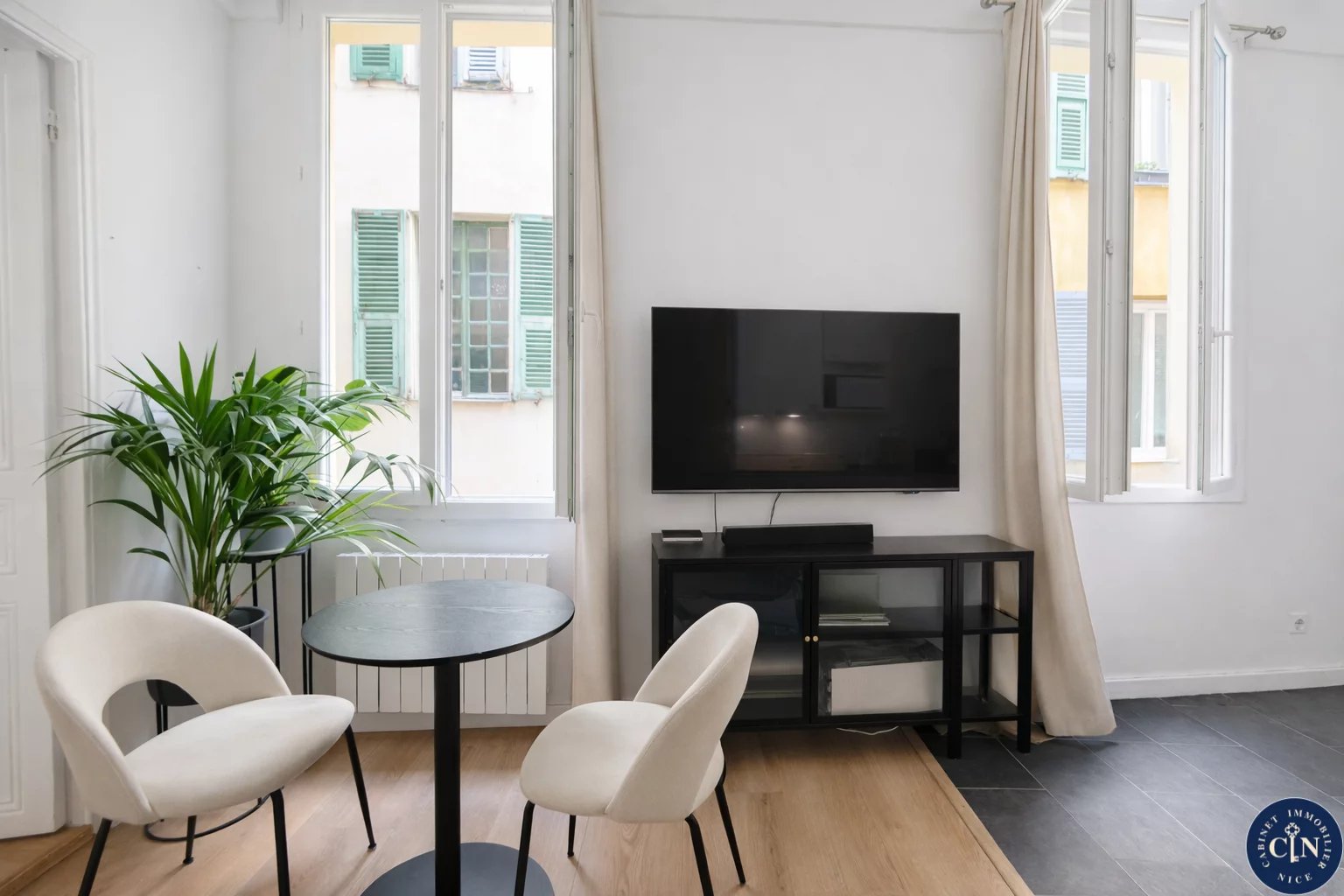 Appartement 2 pièces entièrement rénové – Hyper centre – Vieux Nice - Photo 4