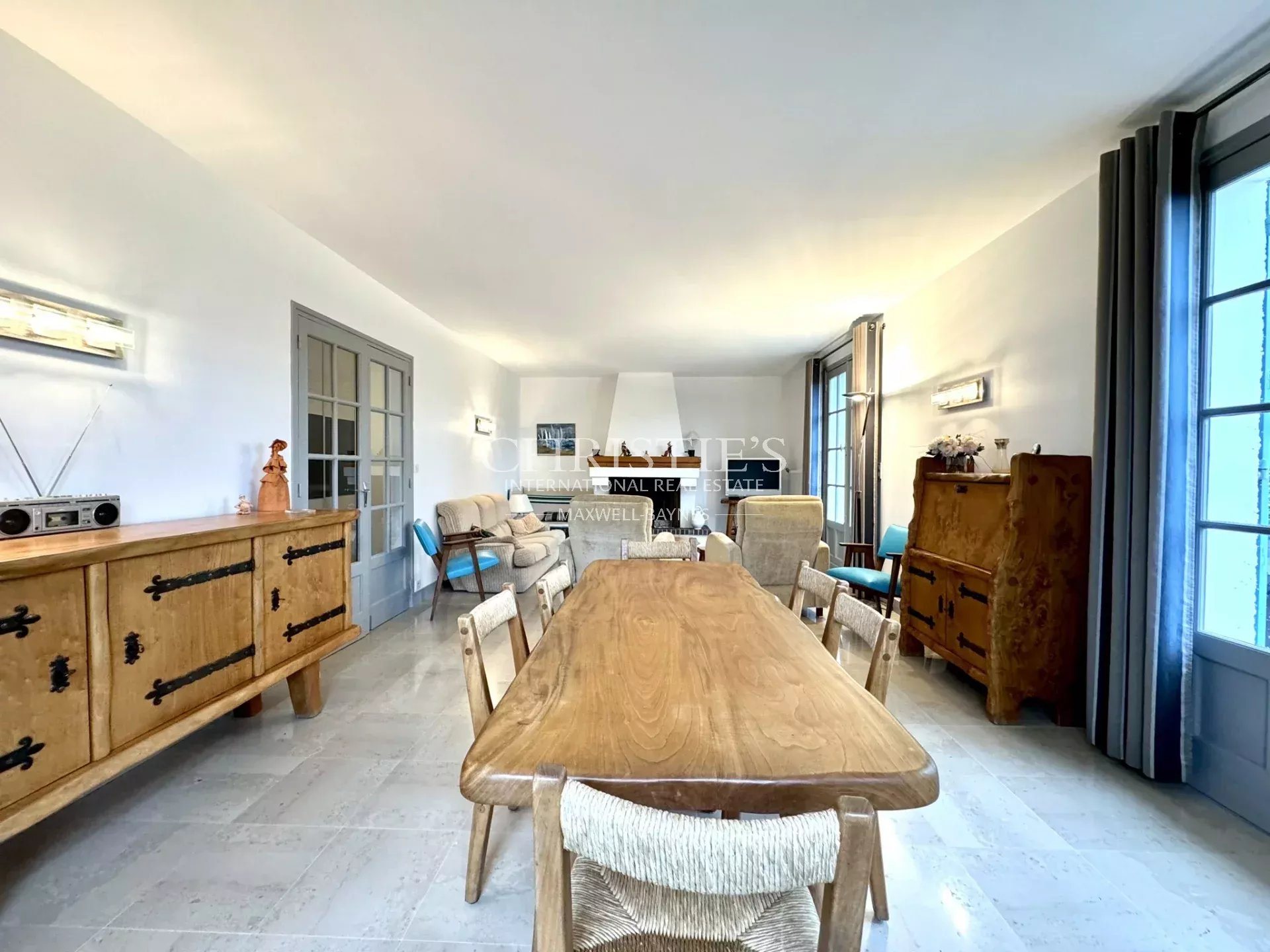 5 Bedroom Villa/Townhouse's Image 9