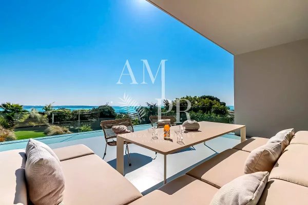Modern Luxury Villa in Golfe-Juan with Panoramic Sea Views — photo 7