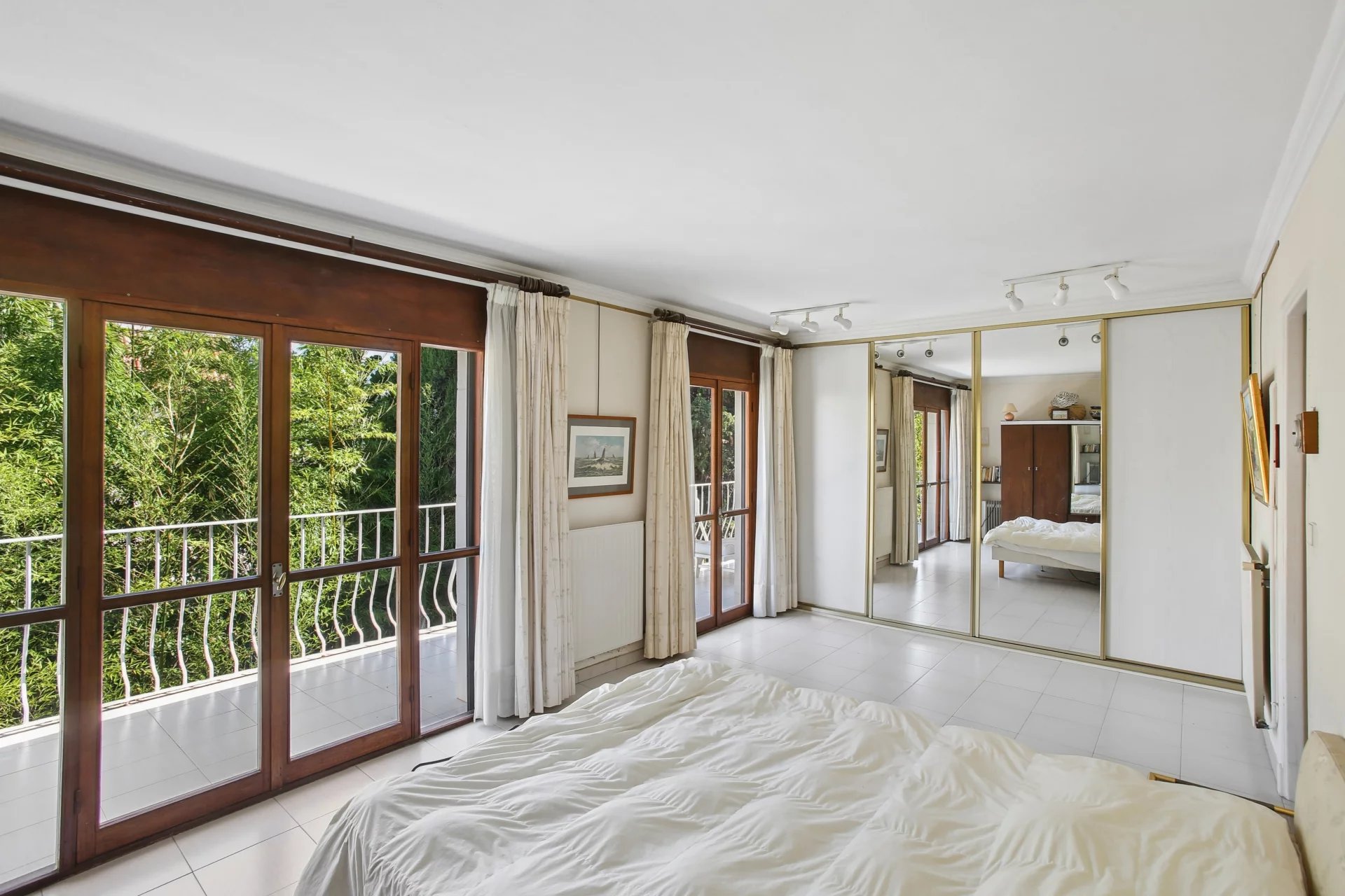 Appartement 3/4 pièces avec de grandes terrasses et vue mer au cœur du village de Saint-Jean-Cap-Ferrat