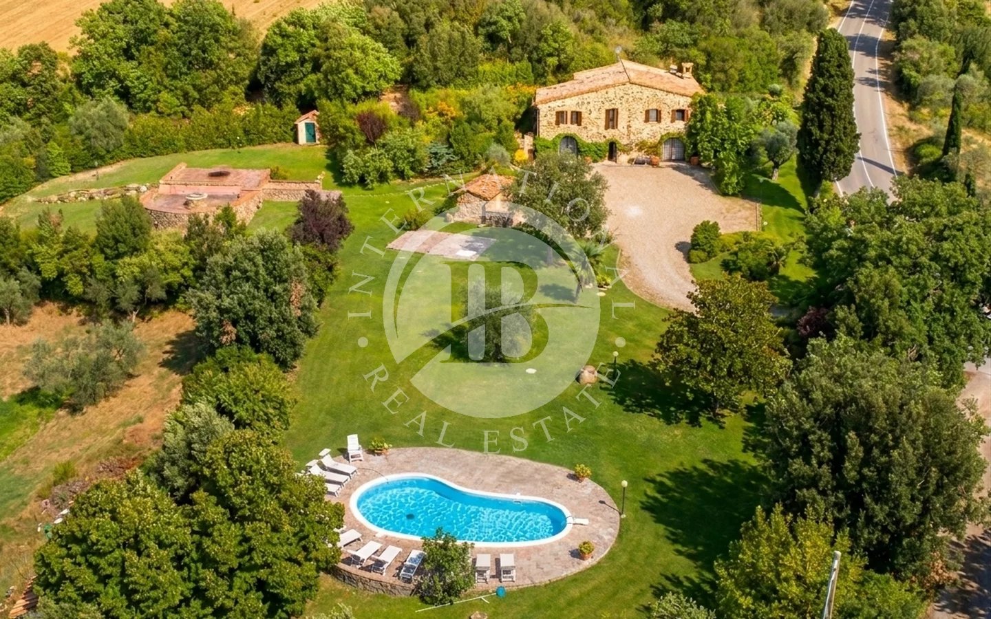Villa in Campagnatico - view 1