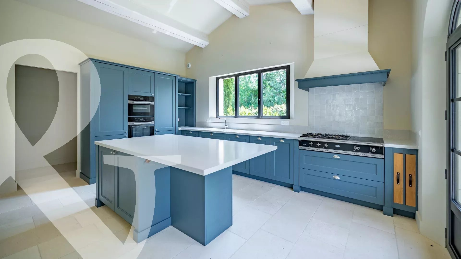 CONSTRUCTION NEUVE A PIED DU VILLAGE