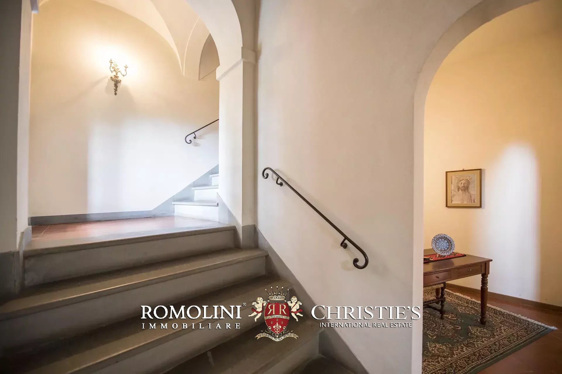 6 Bedroom Villa/Townhouse's Image 27
