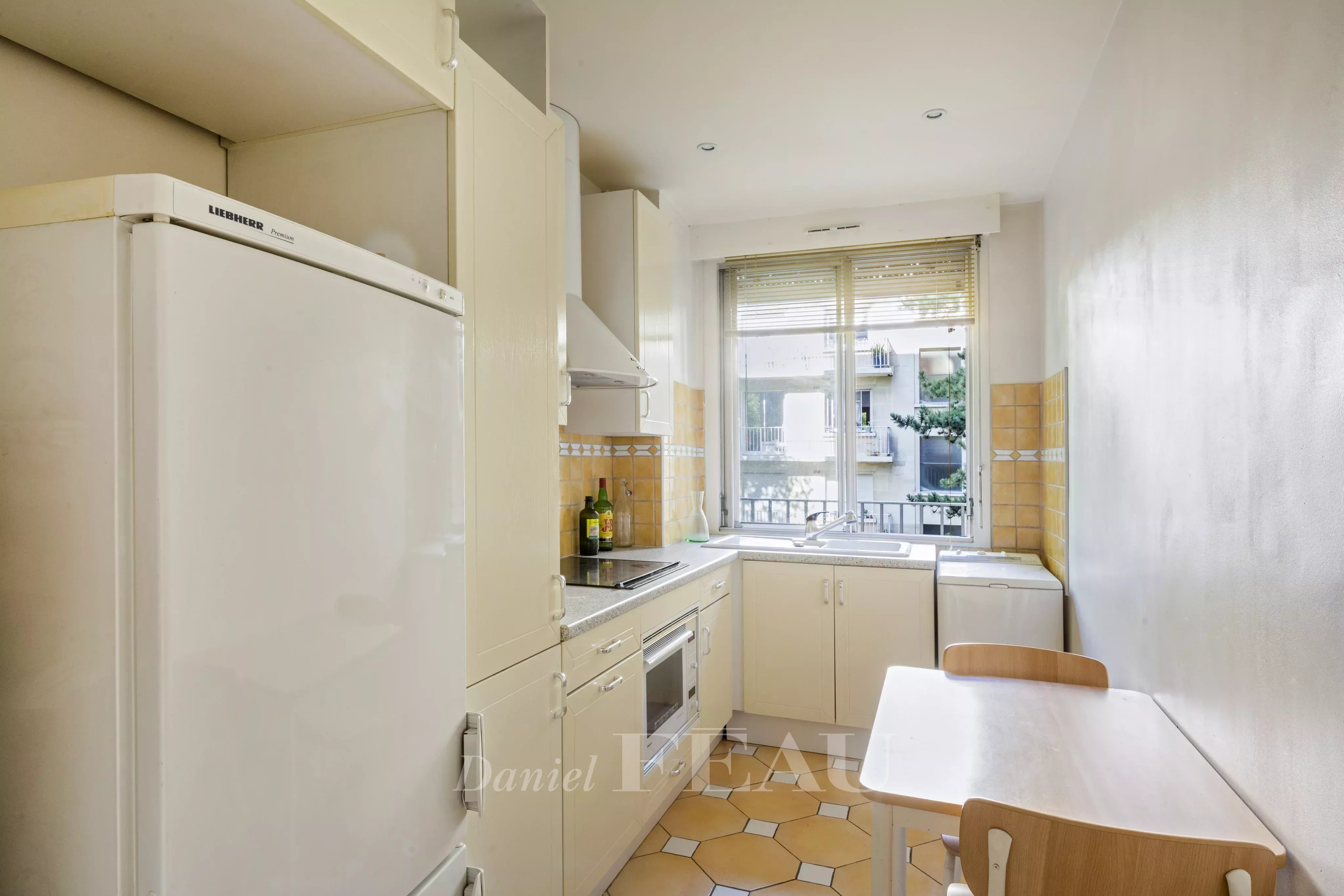 Sale Apartment Paris 14th