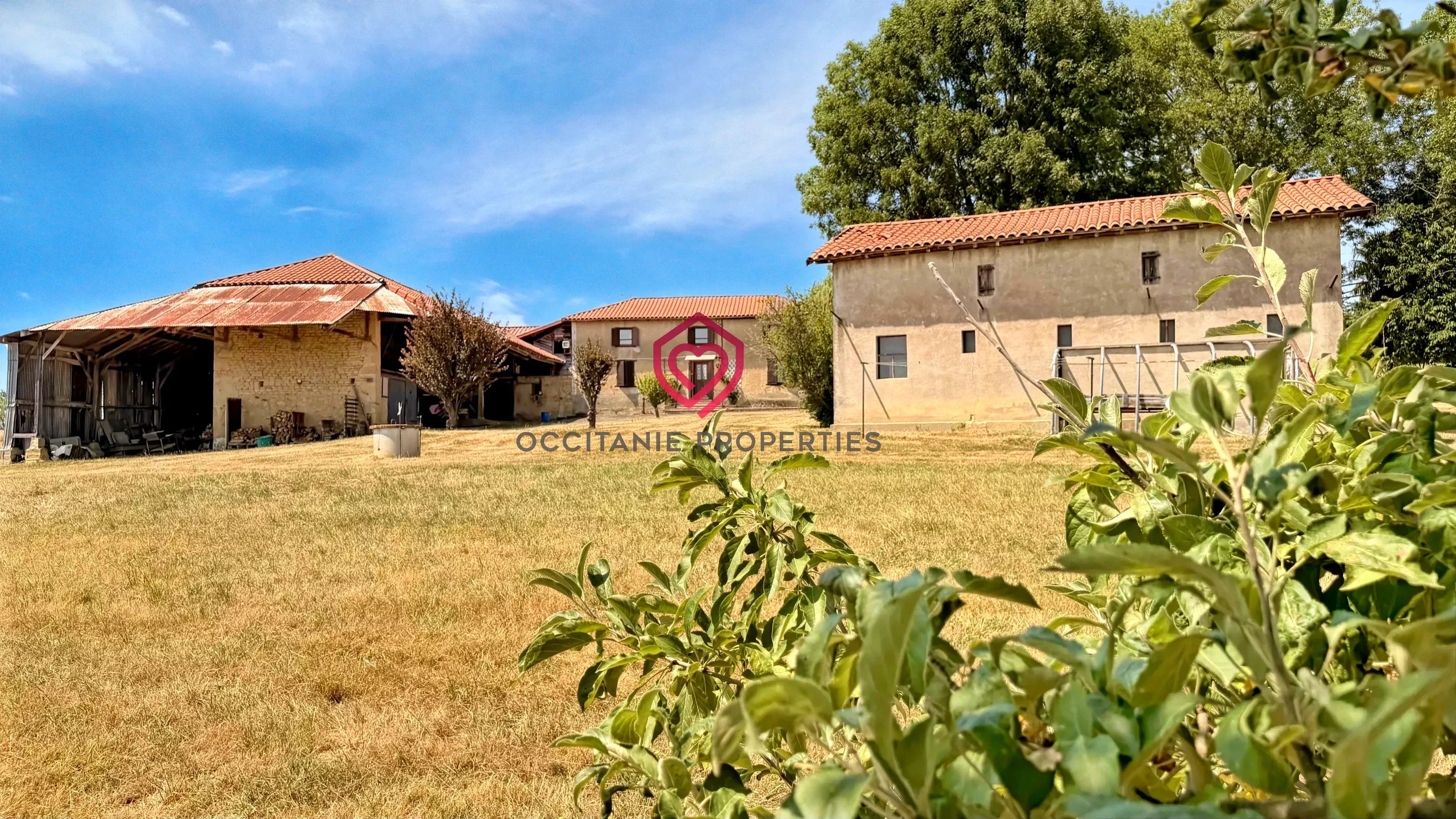 Propriété avec deux habitations et dépendances sur 1,3ha de terrain