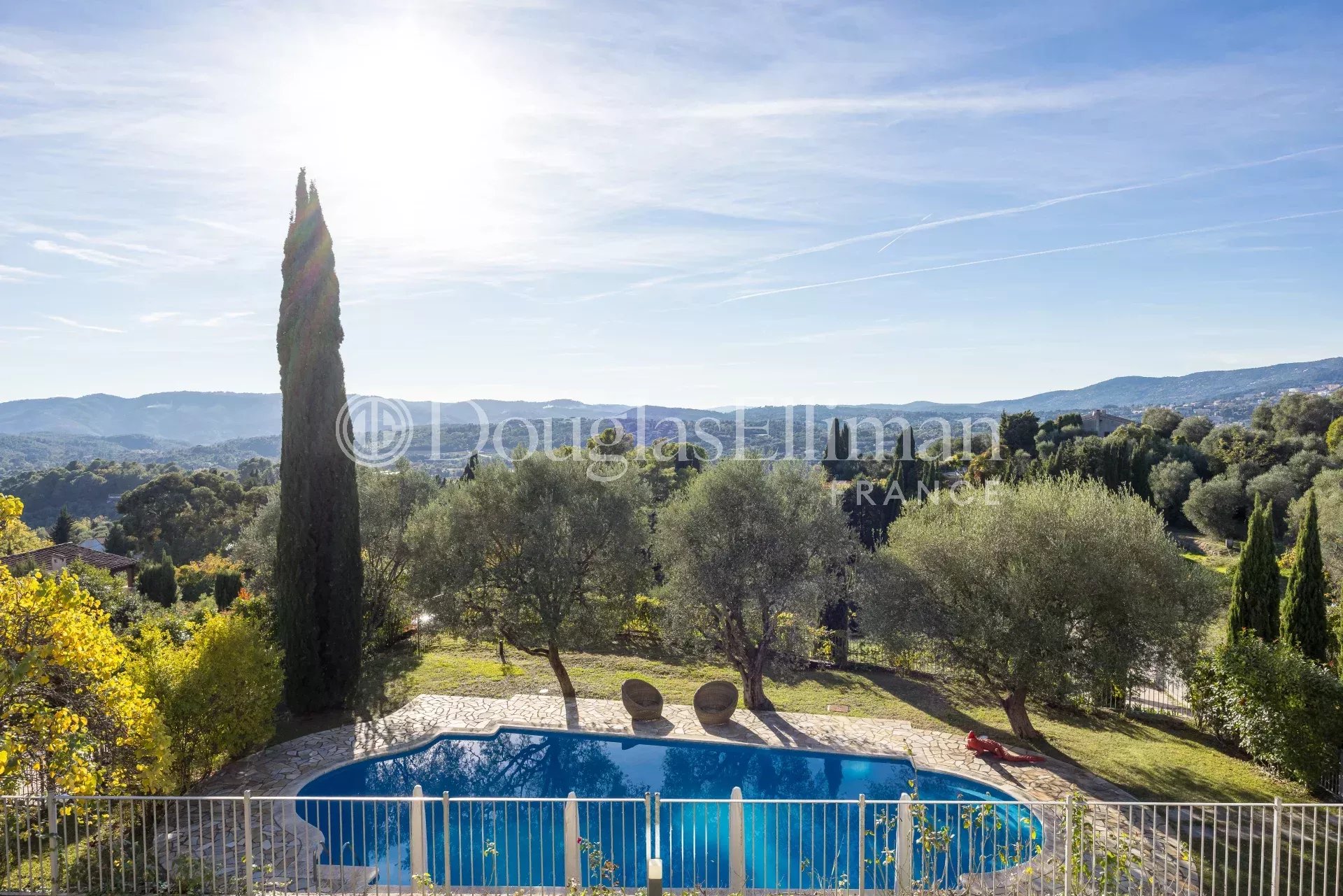 PLASCASSIER – Élégante Bastide en Pierre avec Vue Panoramique et Espaces Extérieurs d’Exception - Image nᵒ3