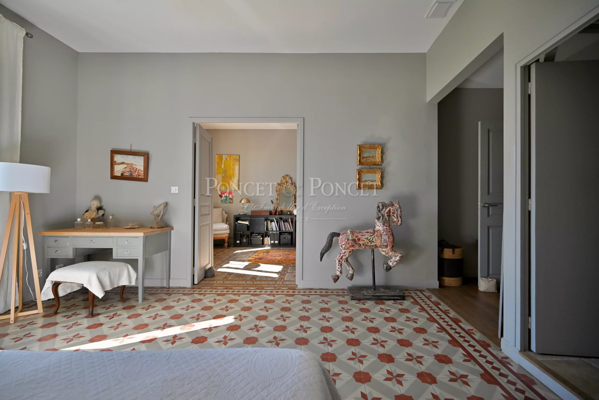 10 Bedroom Villa/Townhouse's Image 12
