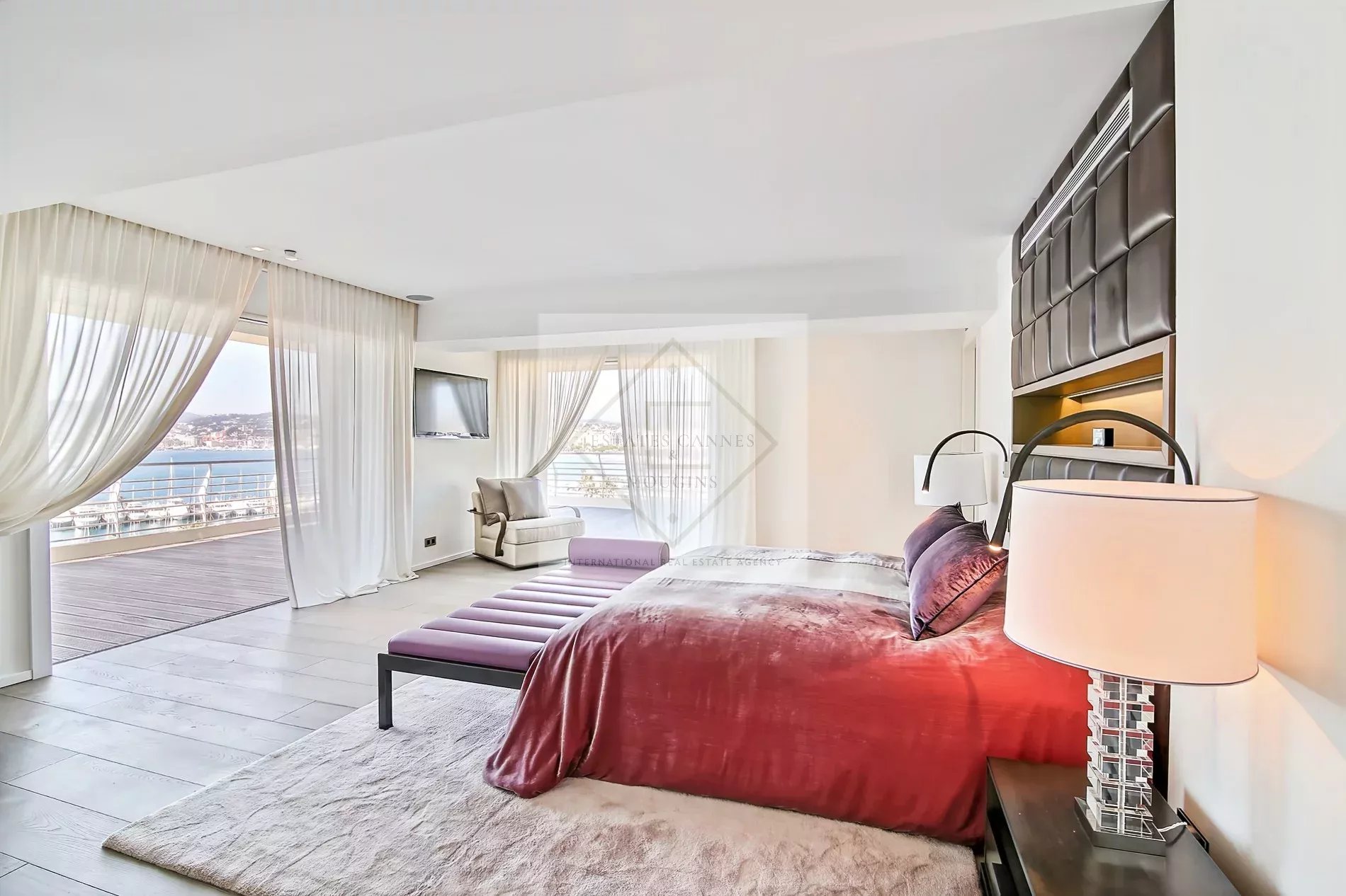 CANNES CROISETTE – PENTHOUSE D'EXCEPTION AVEC VUE MER PANORAMIQUE — photo 6