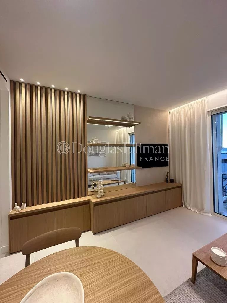 CANNES CROISETTE – Appartement 2 pièces en dernier étage - Image nᵒ3