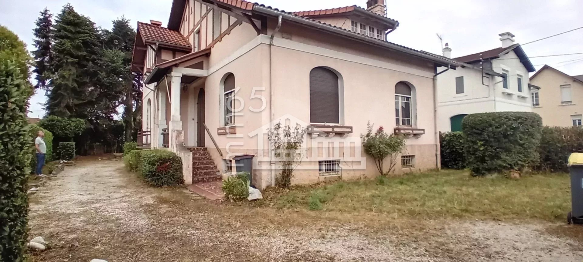 Agence immobilière de 