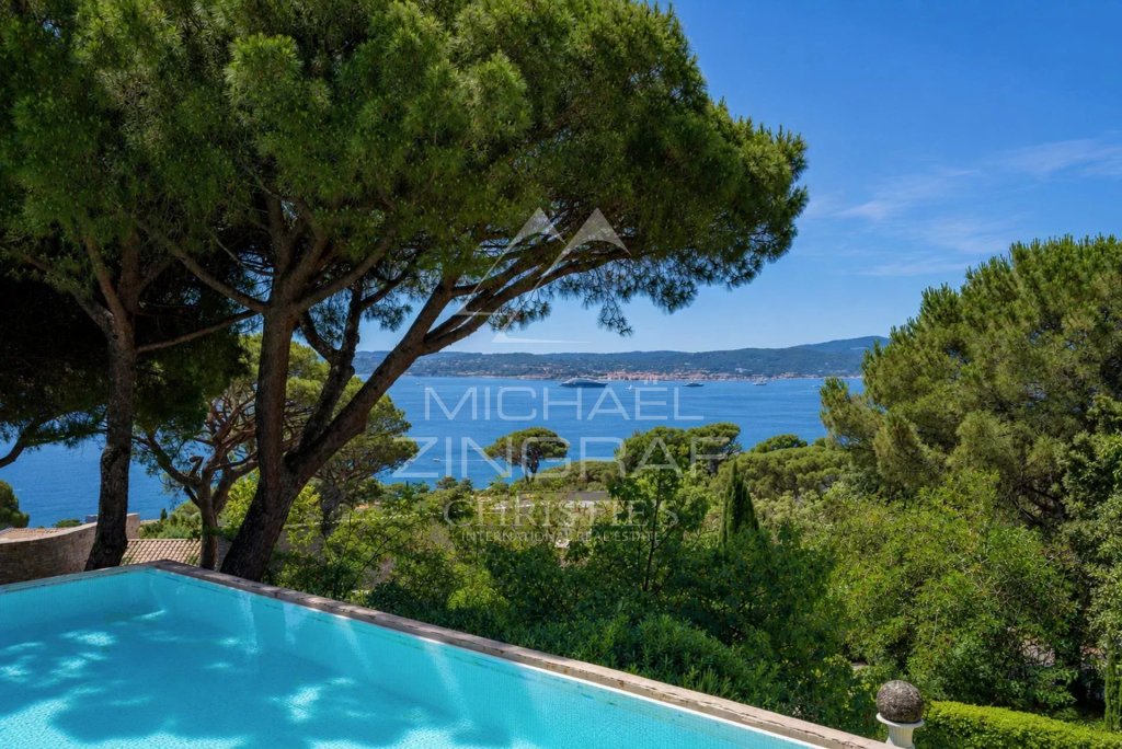 Villa for sale in Sainte Maxime — Luxury villa in an exclusive setting in Sainte-Maxime