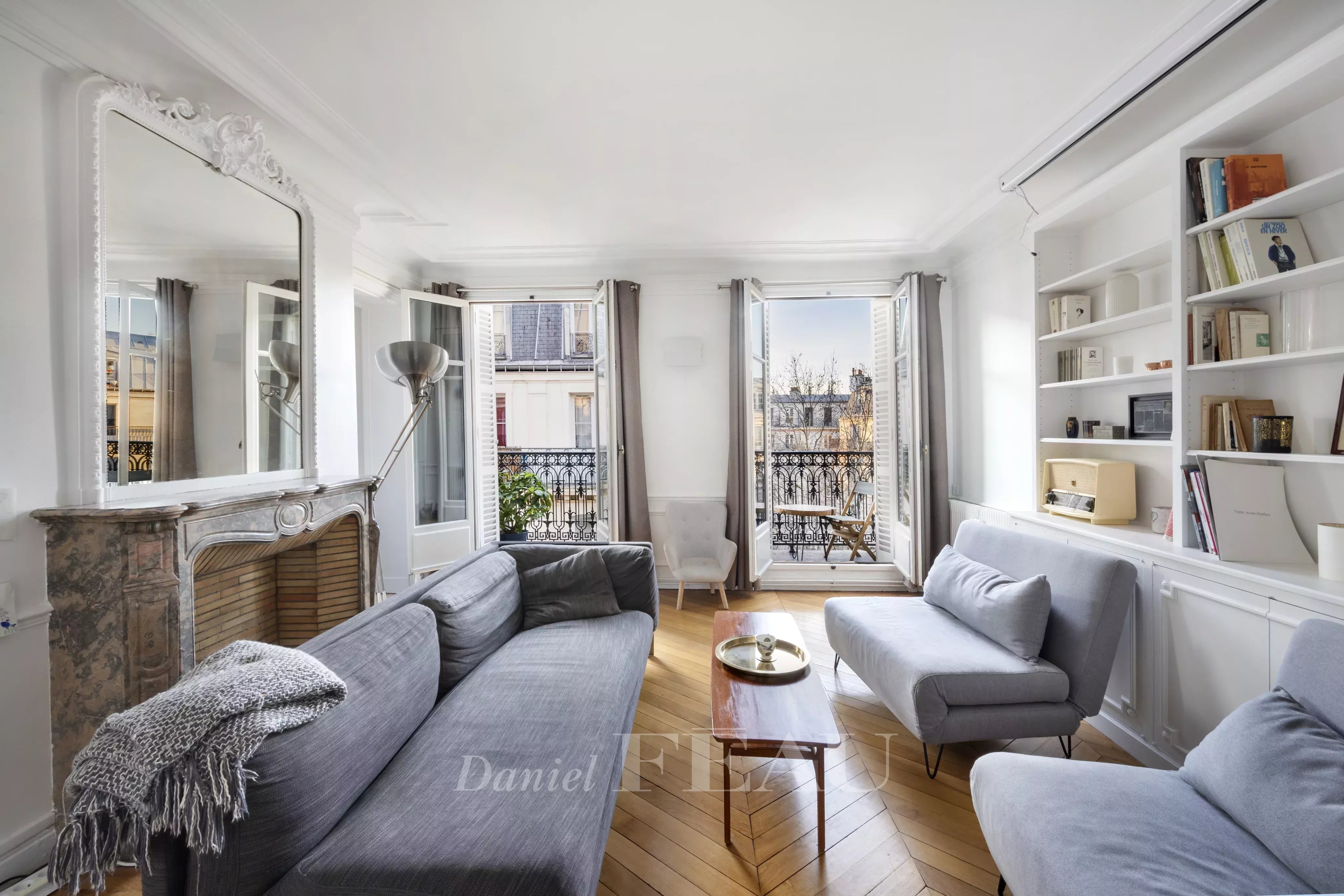 Sale Apartment Paris 4th