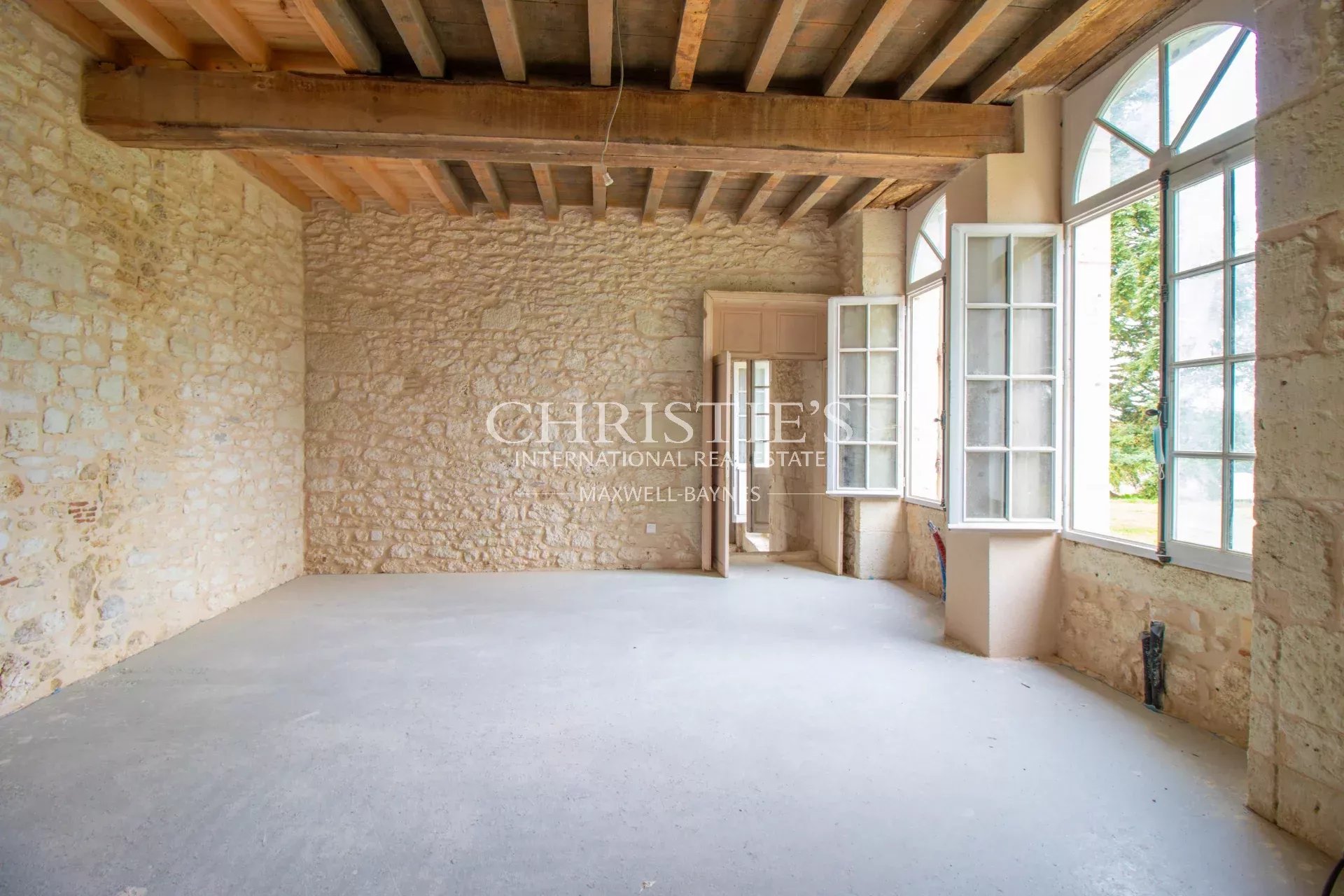 5 Bedroom Villa/Townhouse's Image 6