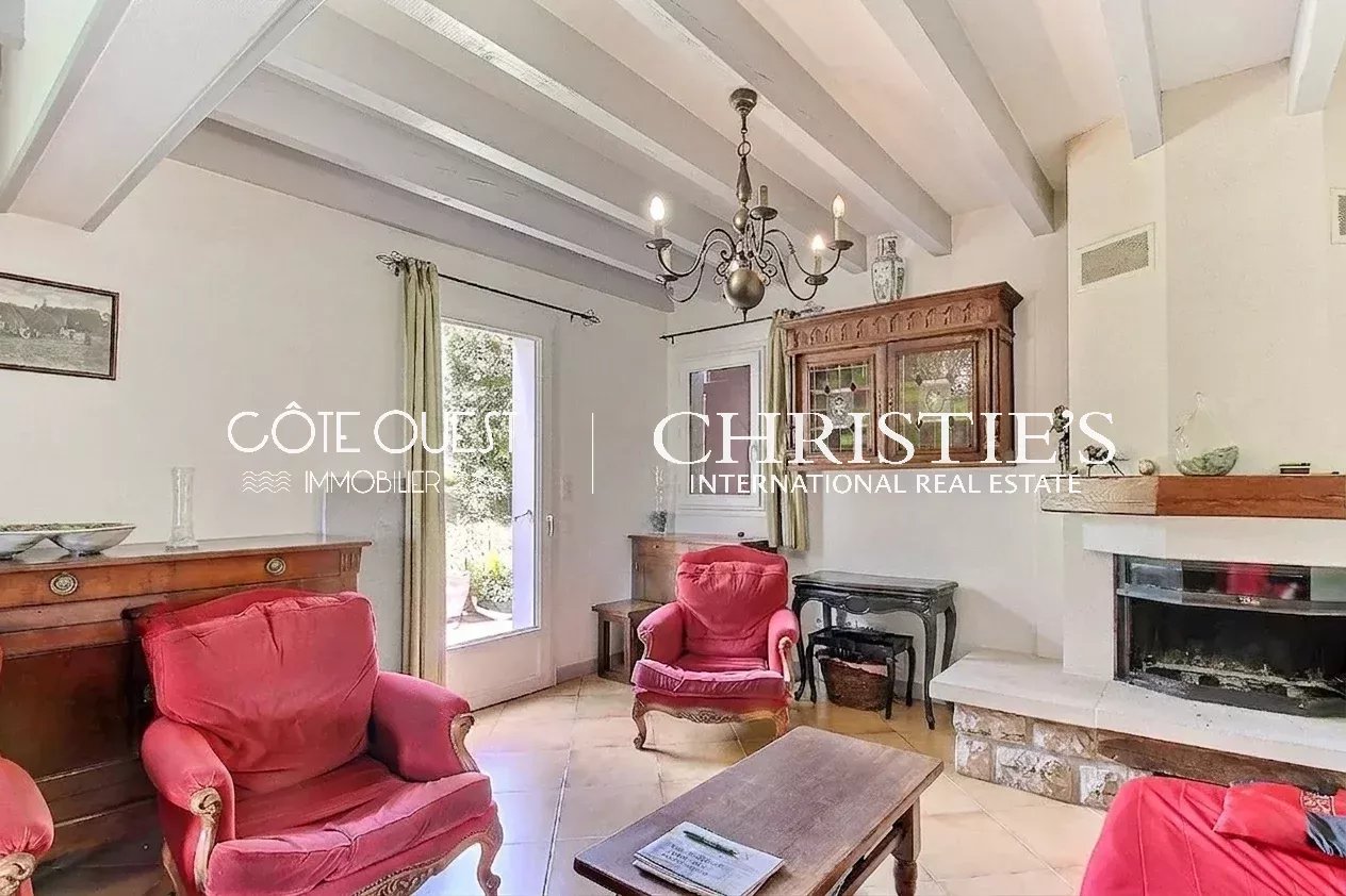 5 Bedroom Villa/Townhouse's Image 3
