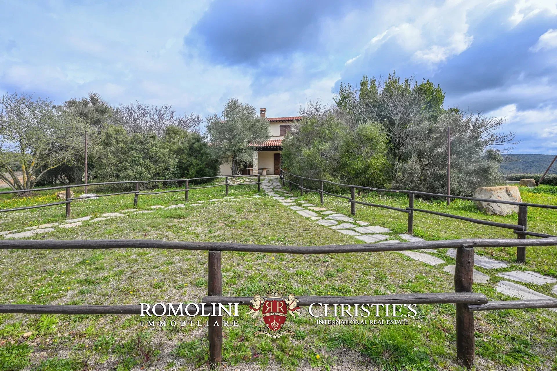4 Bedroom Vineyard's Image 11