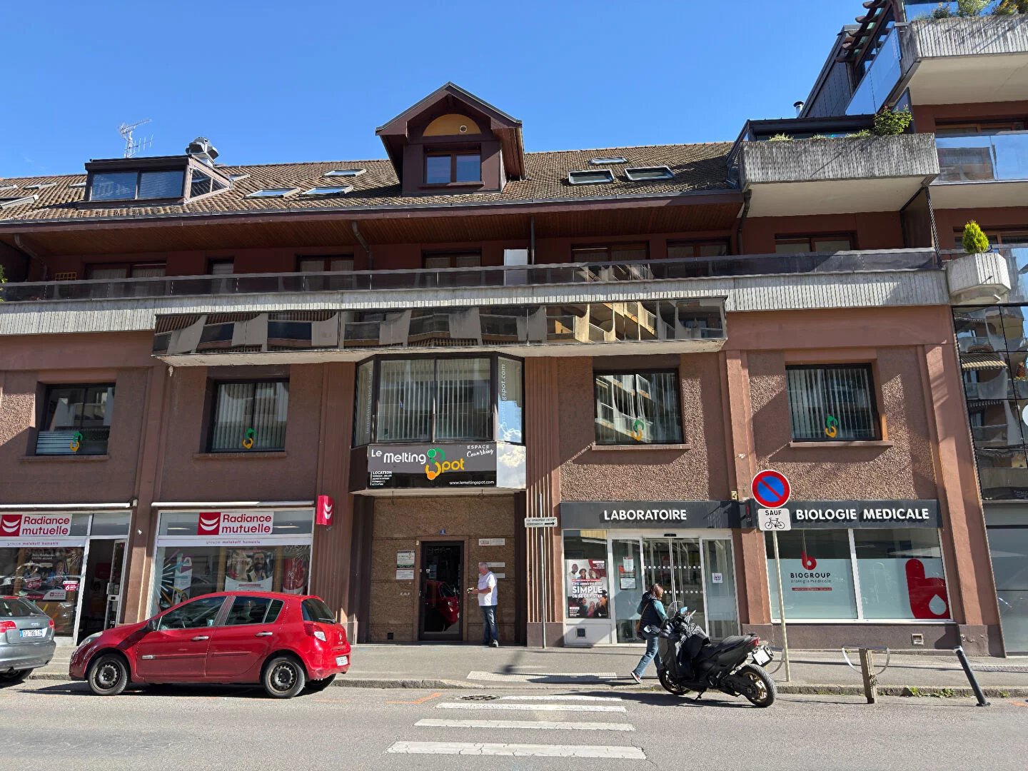 Local commercial  7 pièce(s) 135.72 m2 - CENTRE-VILLE THONON