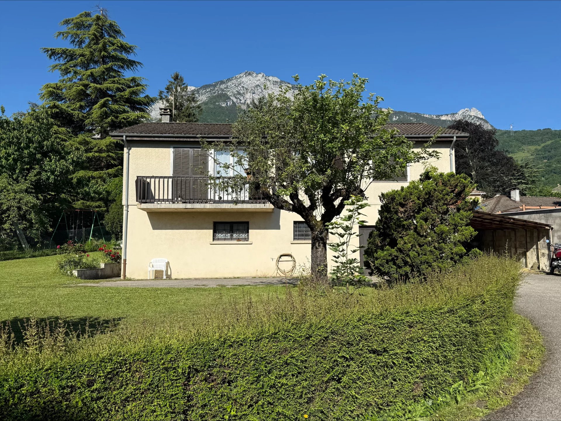 SEYSSINS-MAISON