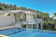 Luxury Designer Villa in Cannes with 180° Sea Views for Sale — photo 2 of 6