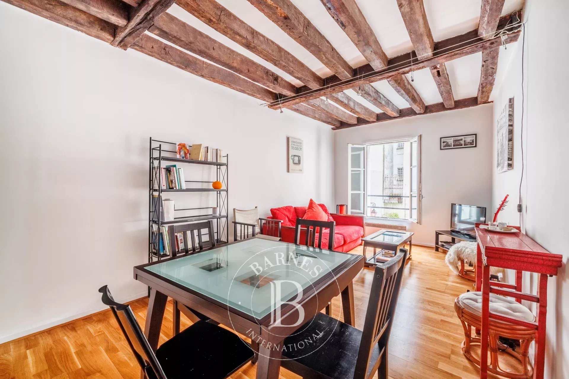 Daire Paris 4ème - picture 4