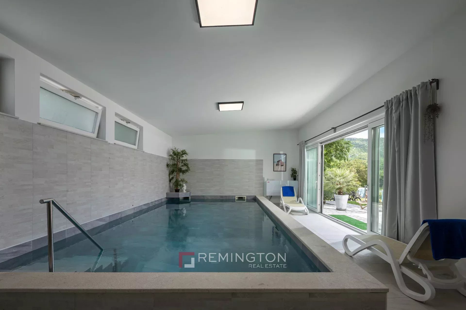 4 Bedroom Villa/Townhouse's Image 9
