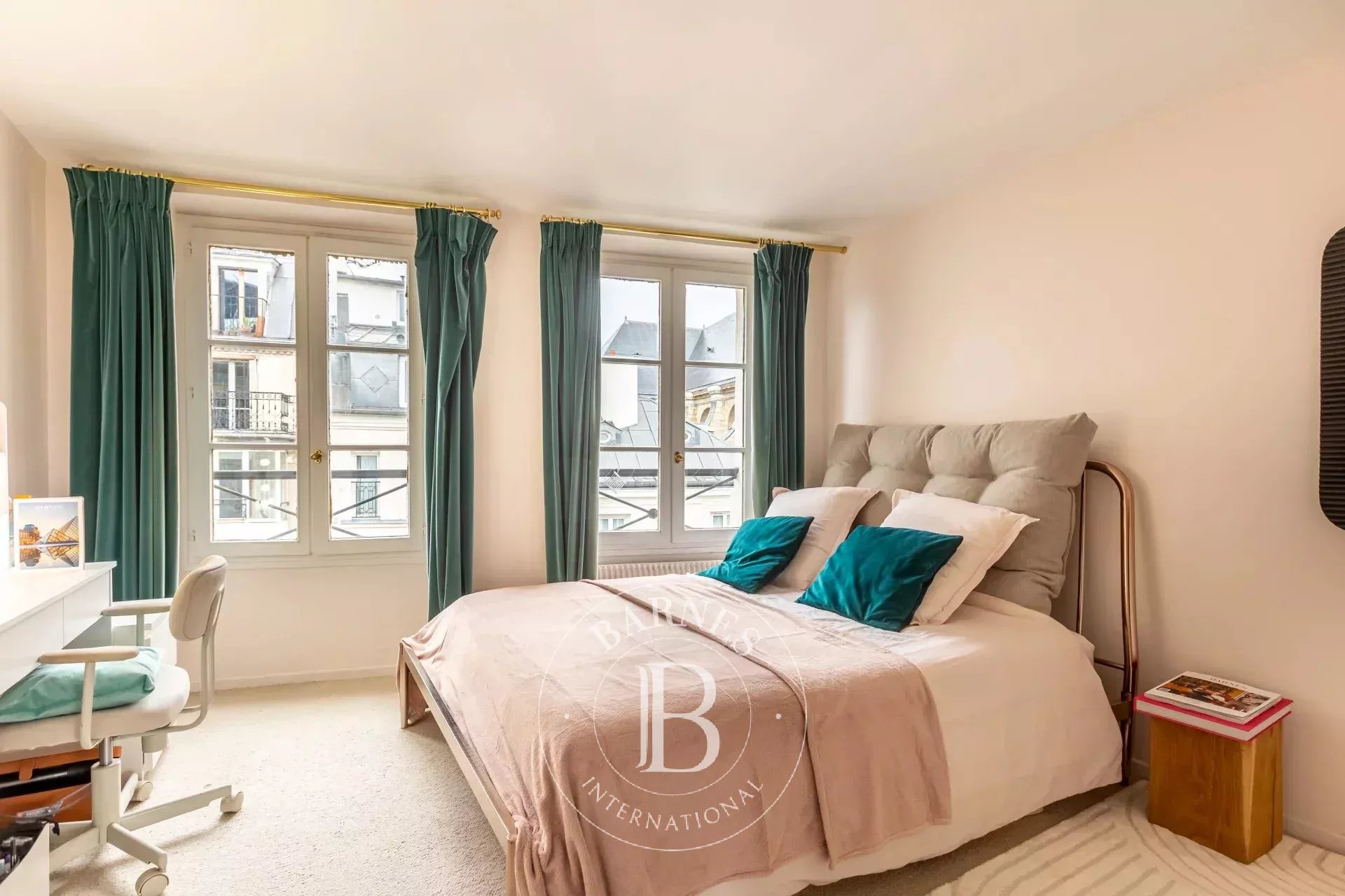 Paris  - Apartment 4 Bedrooms - picture 12
