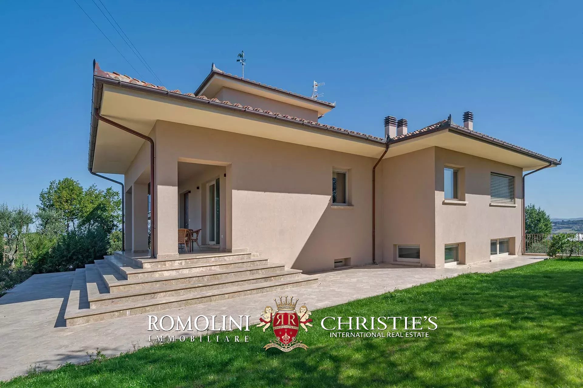 7 Bedroom Villa/Townhouse's Image 8