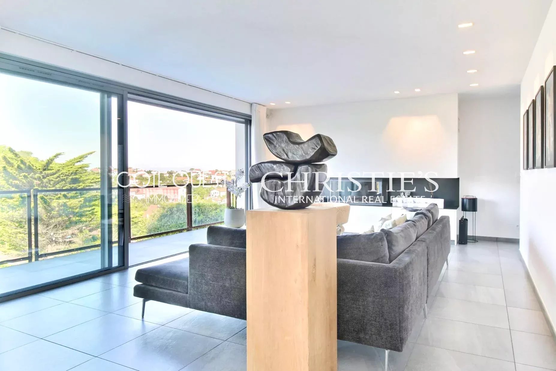 4 Bedroom Villa/Townhouse's Image 4