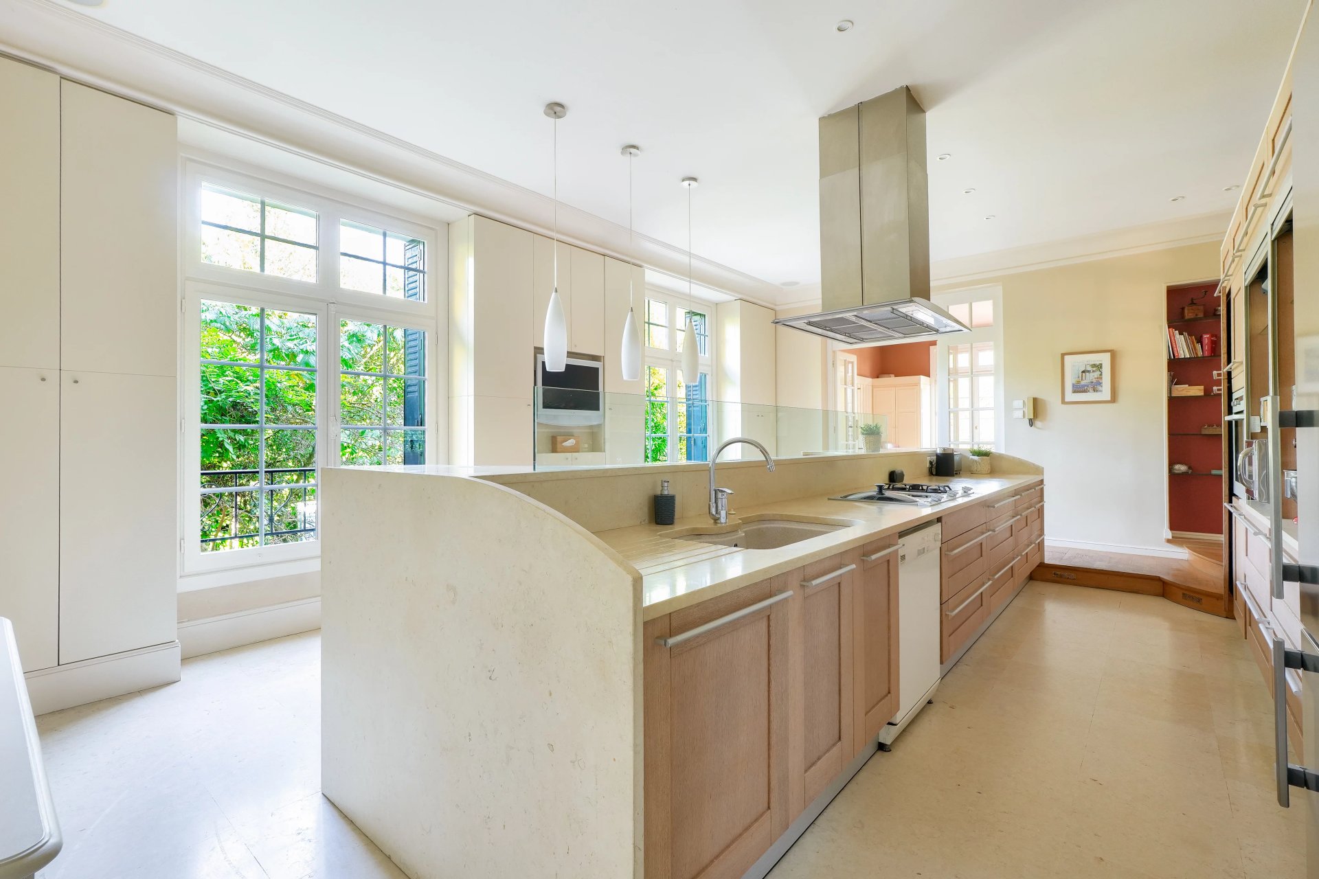 5 Bedroom Villa/Townhouse's Image 4