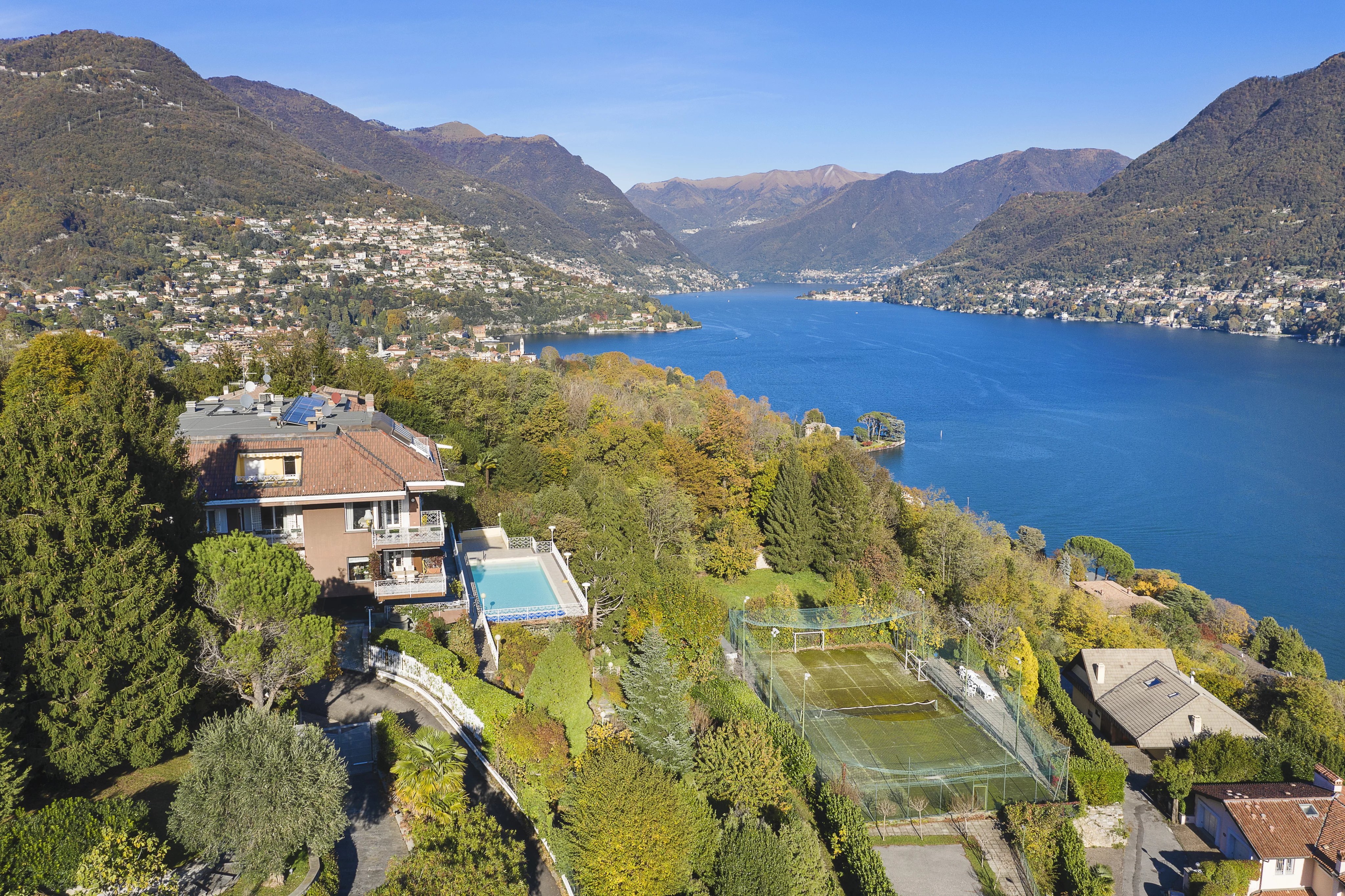 Multi-room apartment in prestigious building, with swimming pool, Lake Como - picture 12 title=