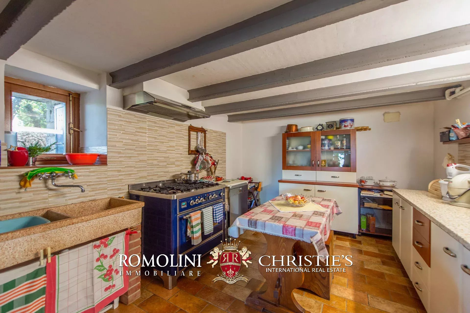 7 Bedroom Villa/Townhouse's Image 29