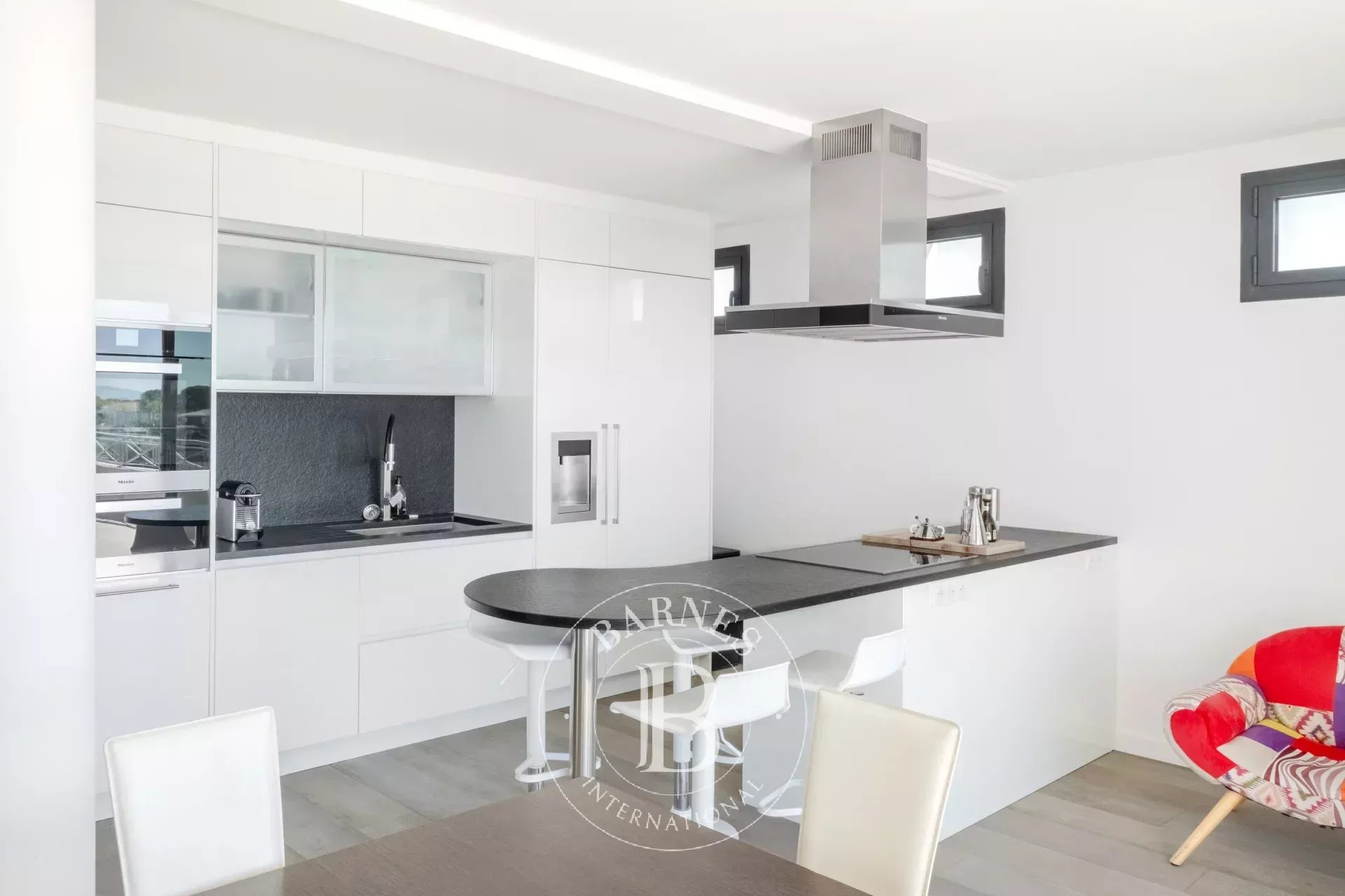 Luxurious 3-bedroom apartment with sea view terrace. - picture 8