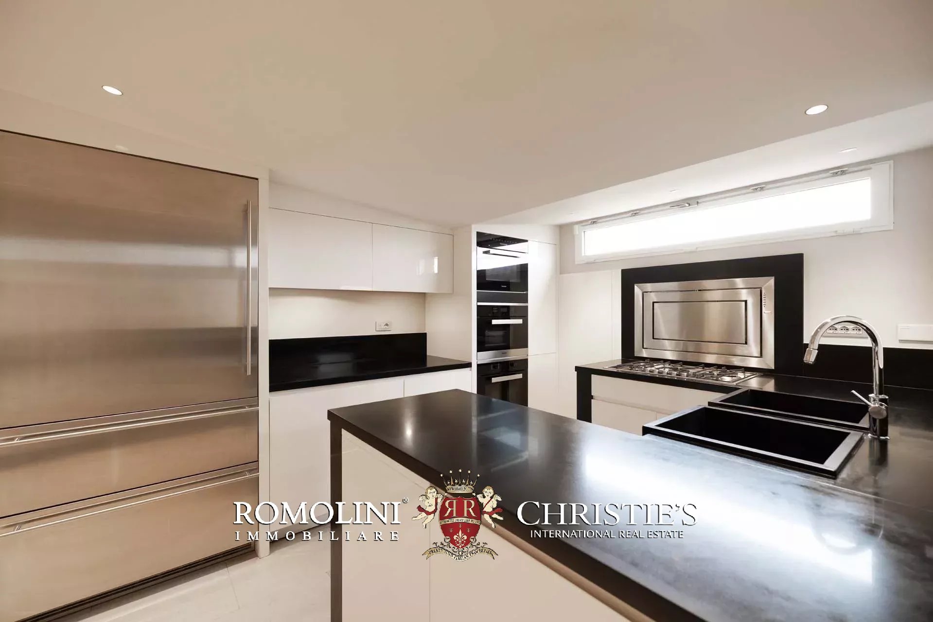 16 Bedroom Villa/Townhouse's Image 30