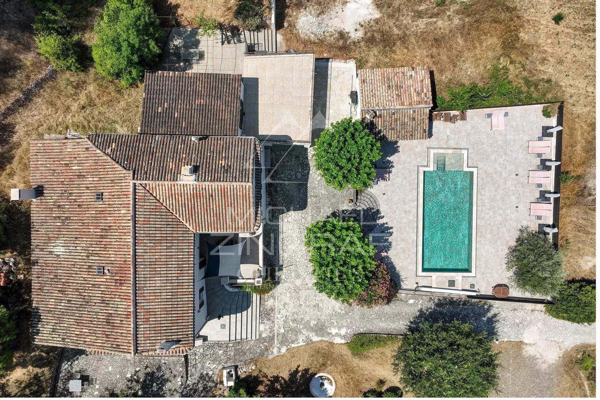 8 Bedroom Villa/Townhouse's Image 23