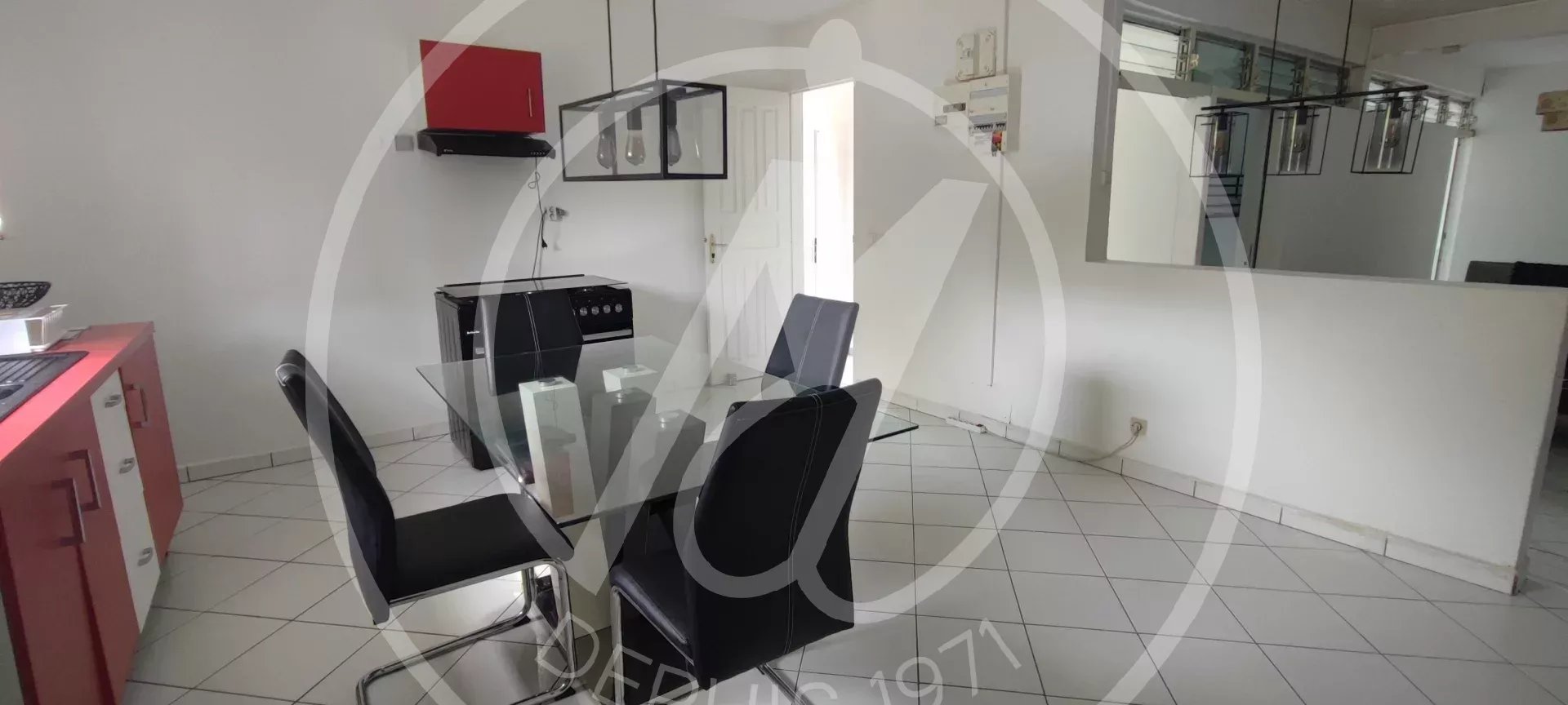 T3 REZ DE JARDIN MEUBLE MORNE A L'EAU