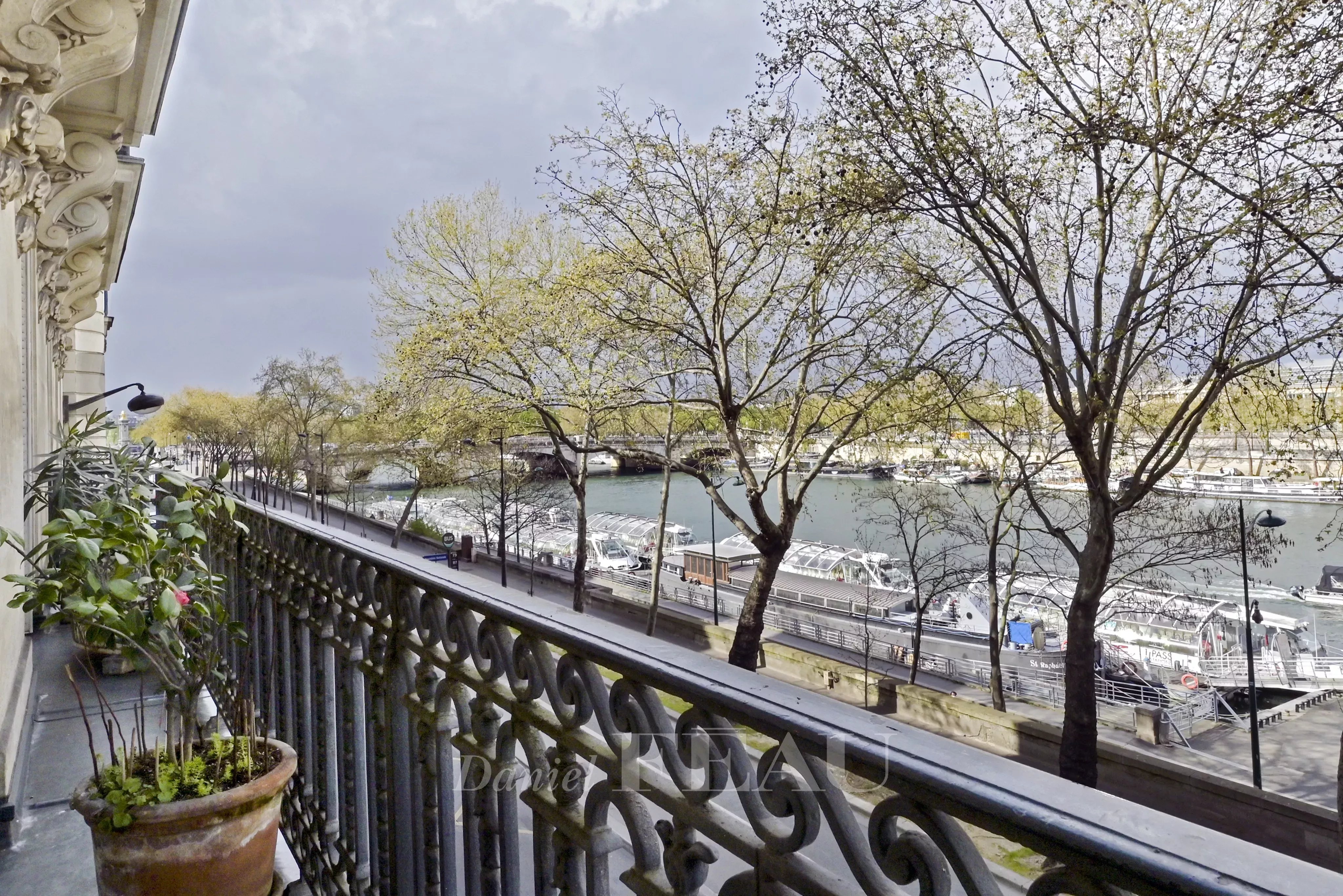 Paris VIIe - Vue Seine - Musée d'Orsay