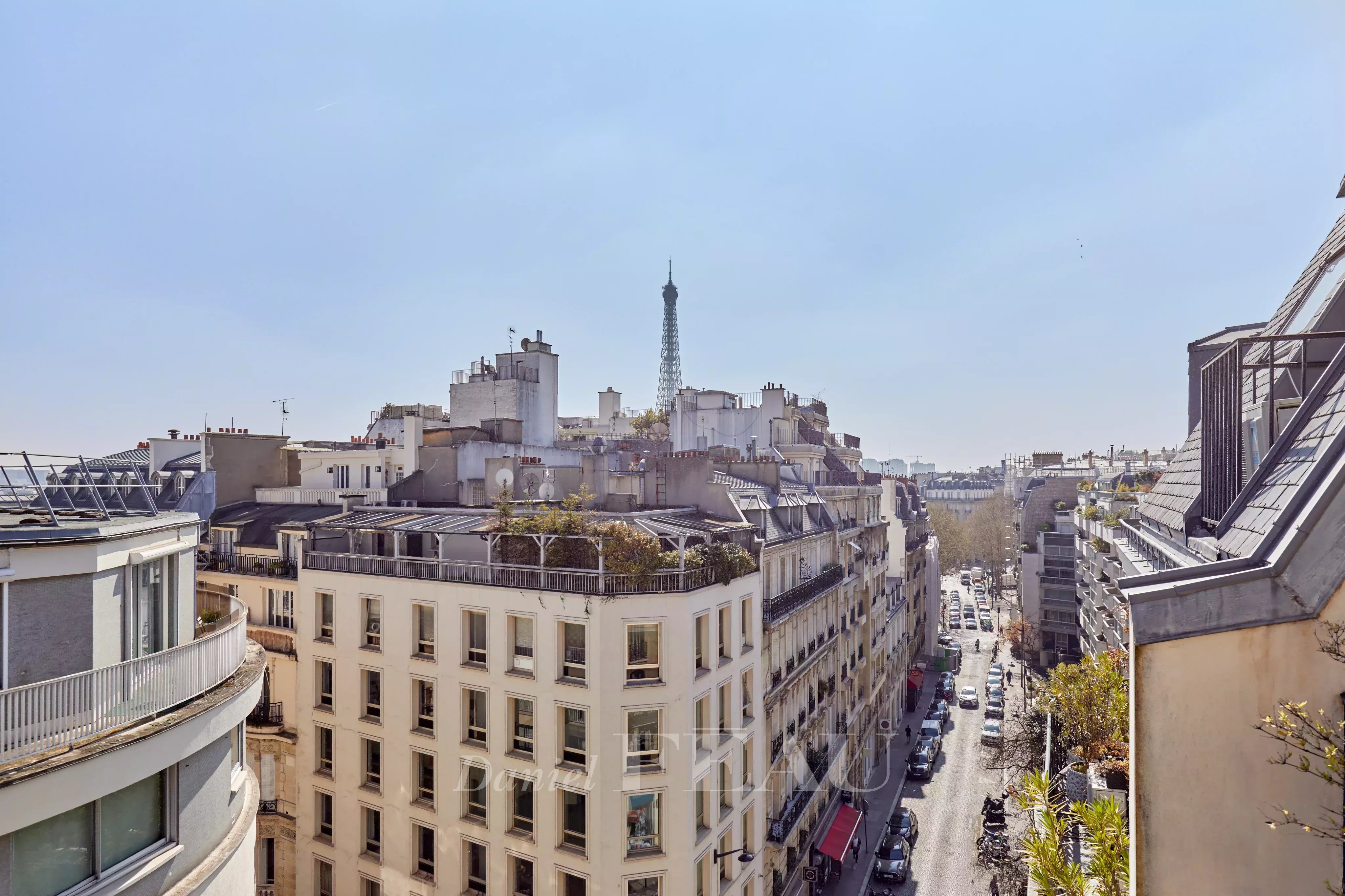 Paris 16th District – An elegant 3-bed apartment