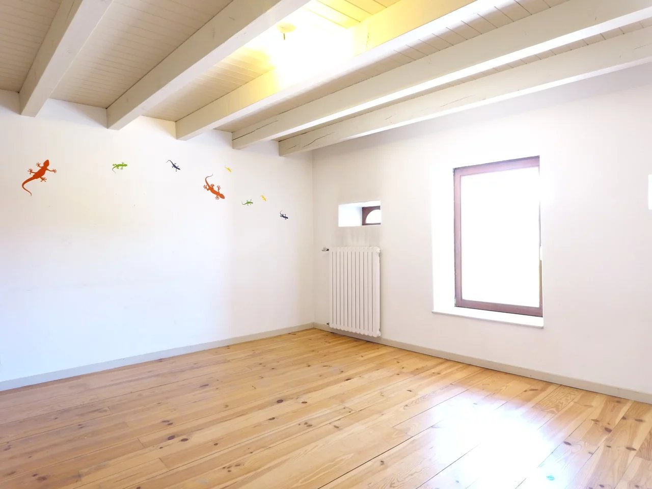 Ferme rénovée idéalement placée - Cœur de Village, Feigères