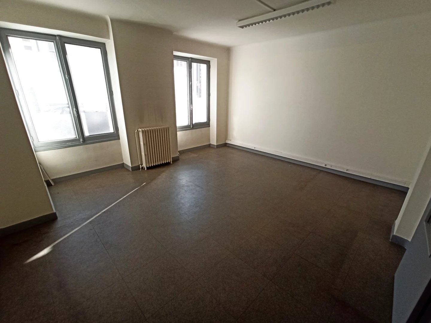 LOCATION PLATEAU BUREAUX 130m2 - LIMOGES