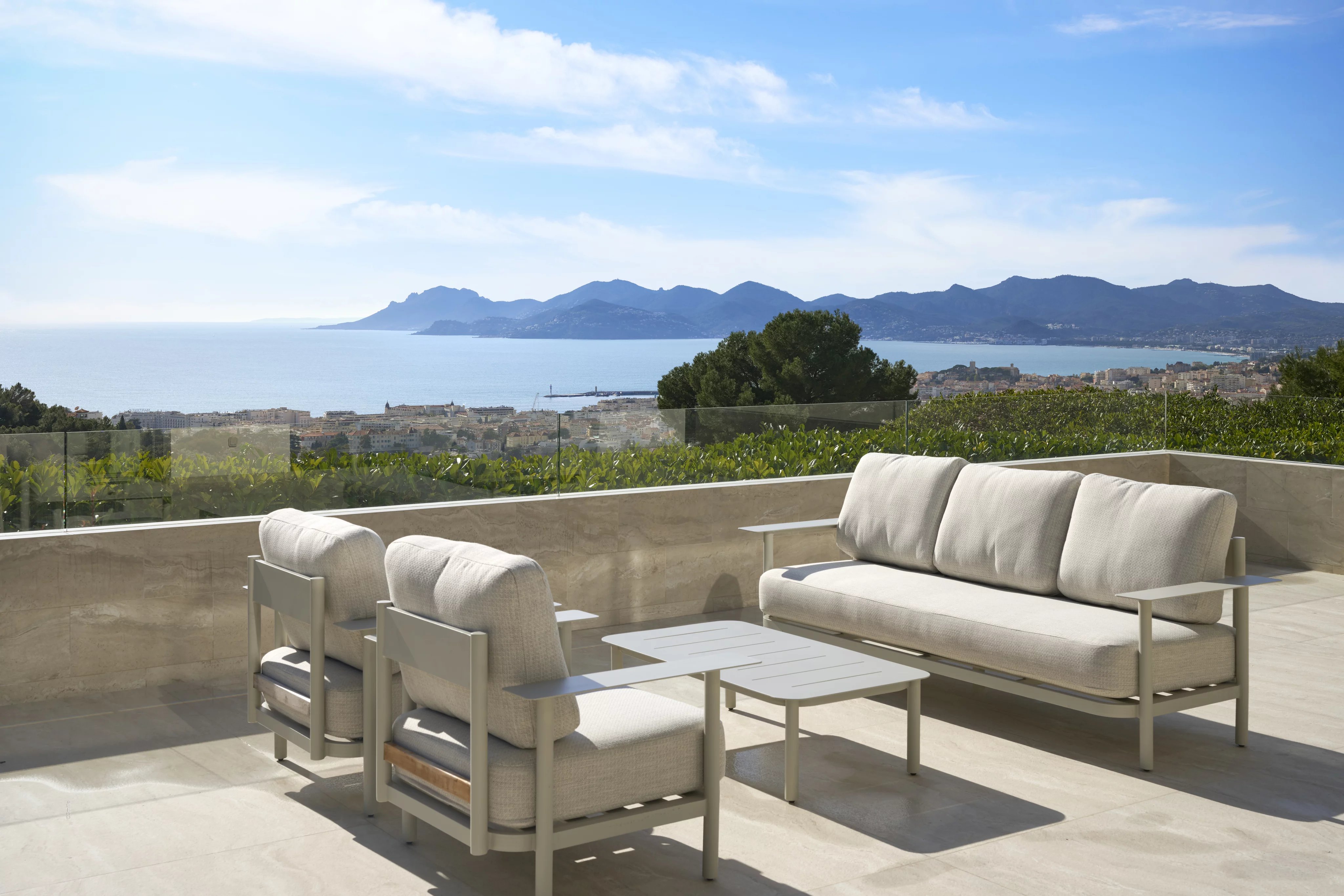 Image of Villa - 5 Bedrooms - 5 Bathrooms for Sale in Alpes-Maritimes-Cannes-France, Image 2