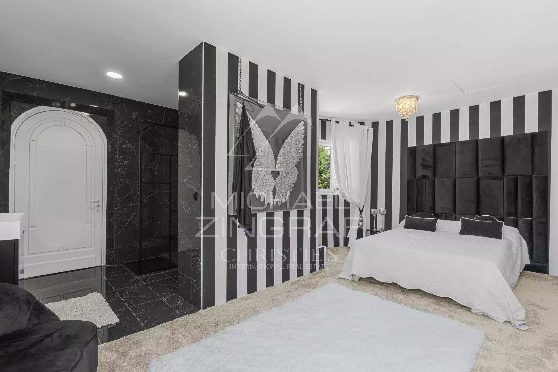 6 Bedroom Villa/Townhouse's Image 4