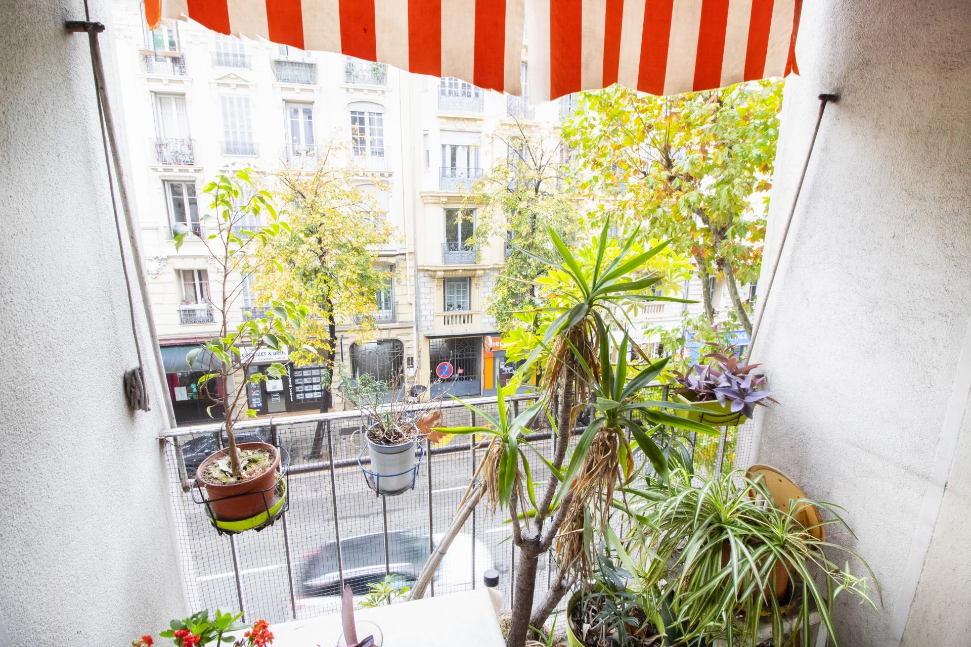 HAUT GAMBETTA - Grand 2P 65m² - VENDU LOUÉ - A rénover - Gros potentiel - 150.000 €