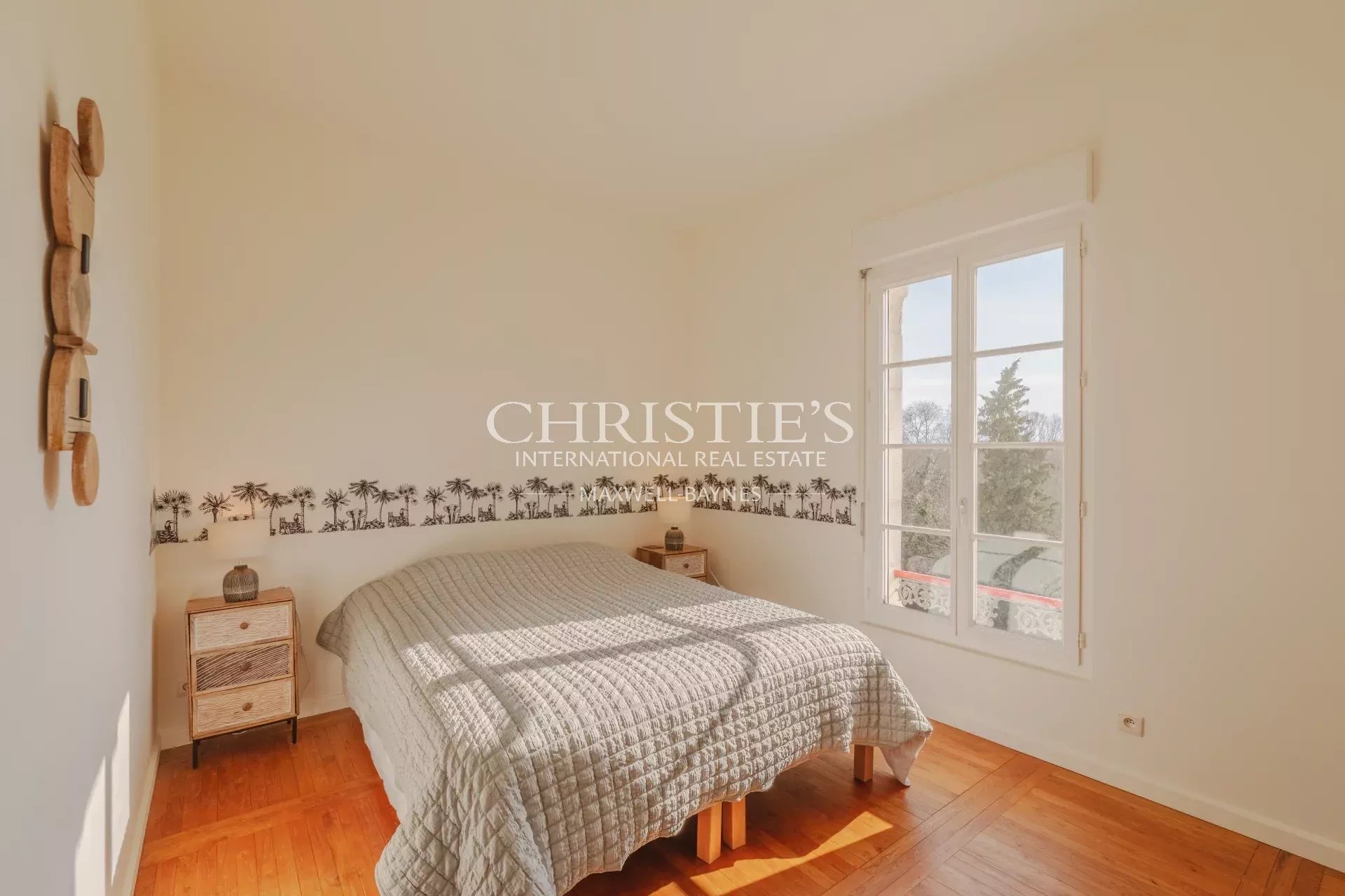 5 Bedroom Chateau's Image 12