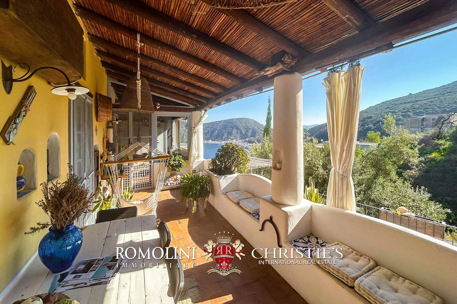 4 Bedroom Villa/Townhouse's Image 6