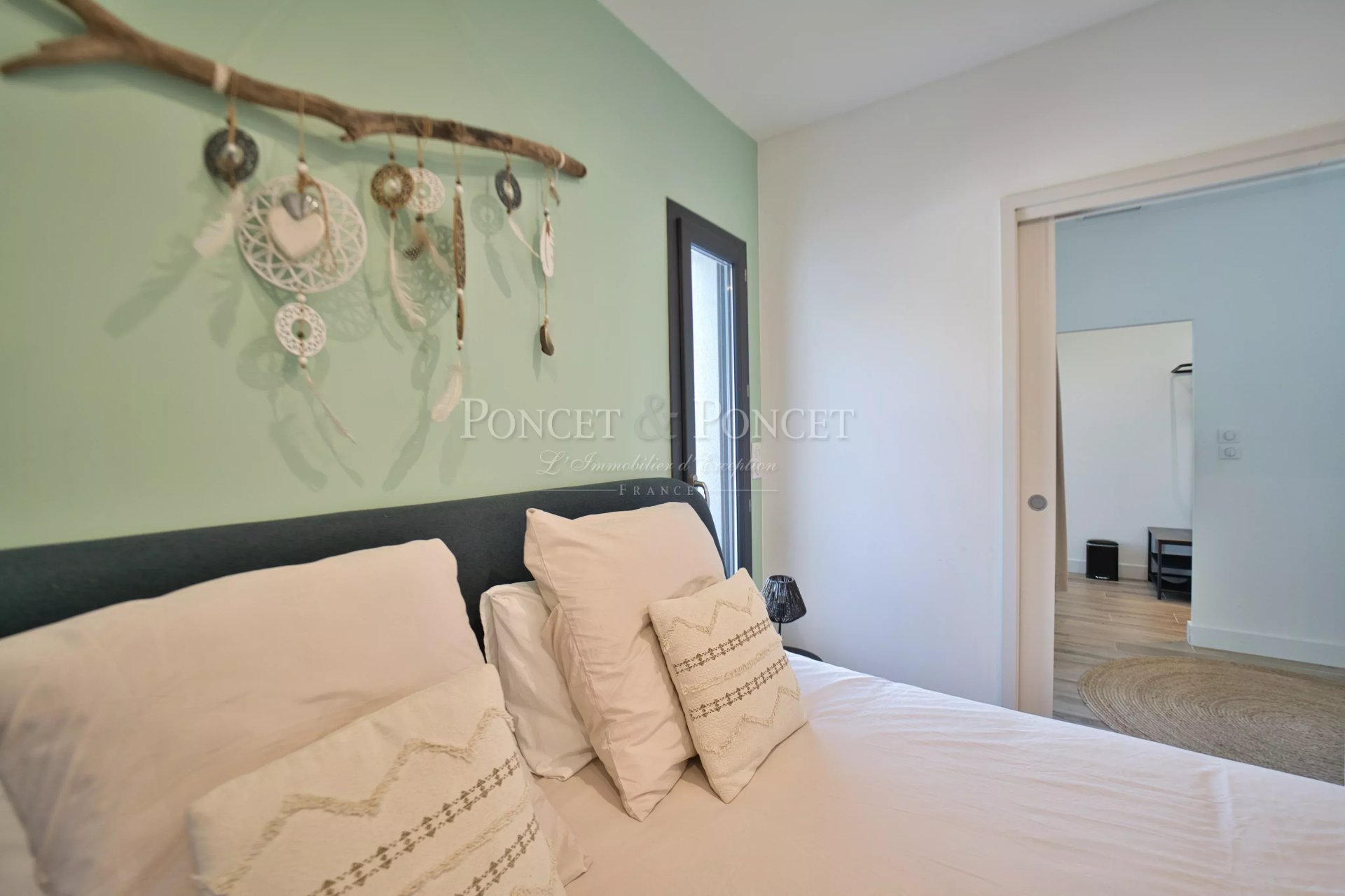 6 Bedroom Villa/Townhouse's Image 11