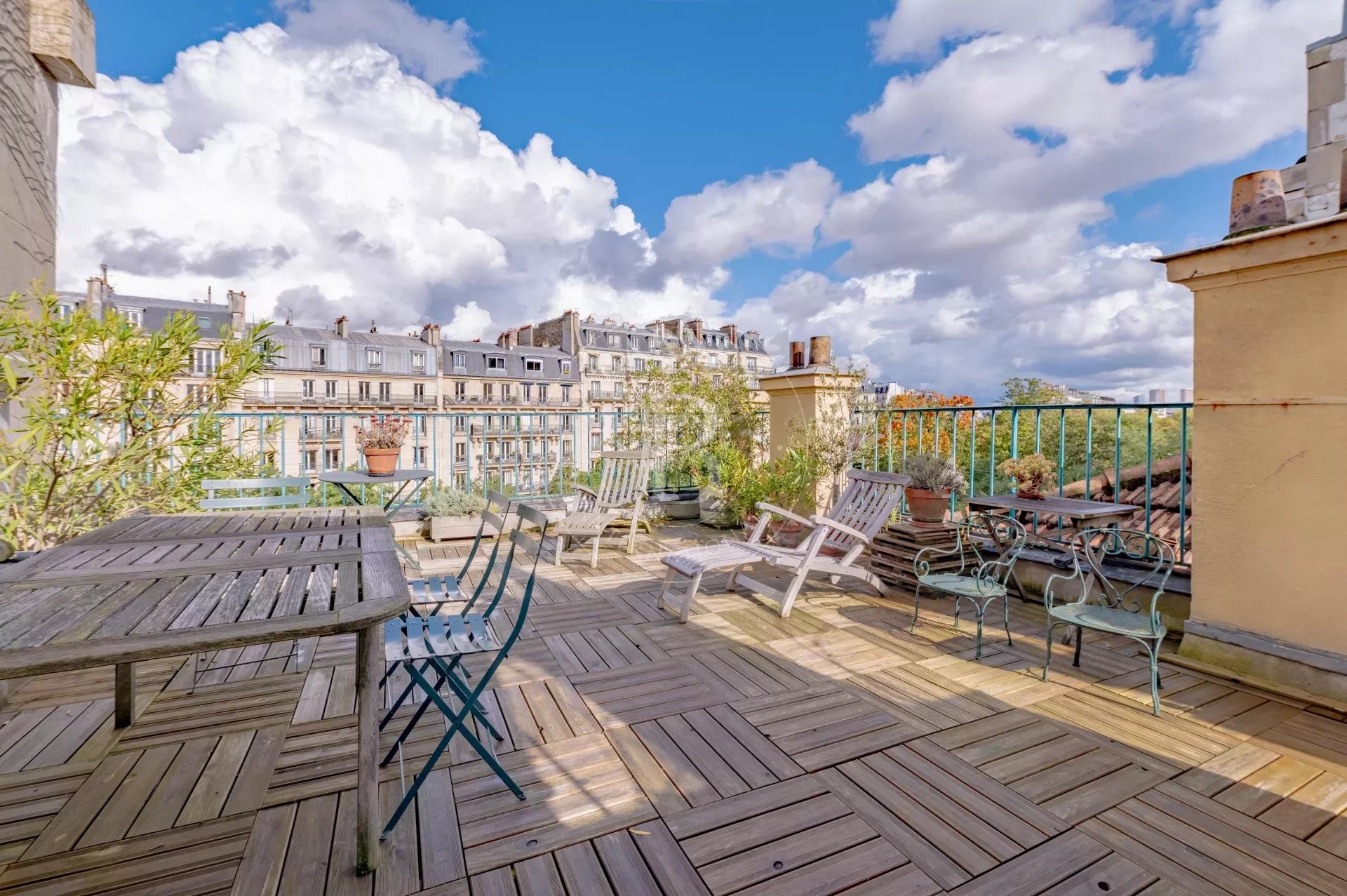 Paris 14 - Denfert-Rochereau: rare house with artist’s studio and panoramic sky-view terrace - picture 7