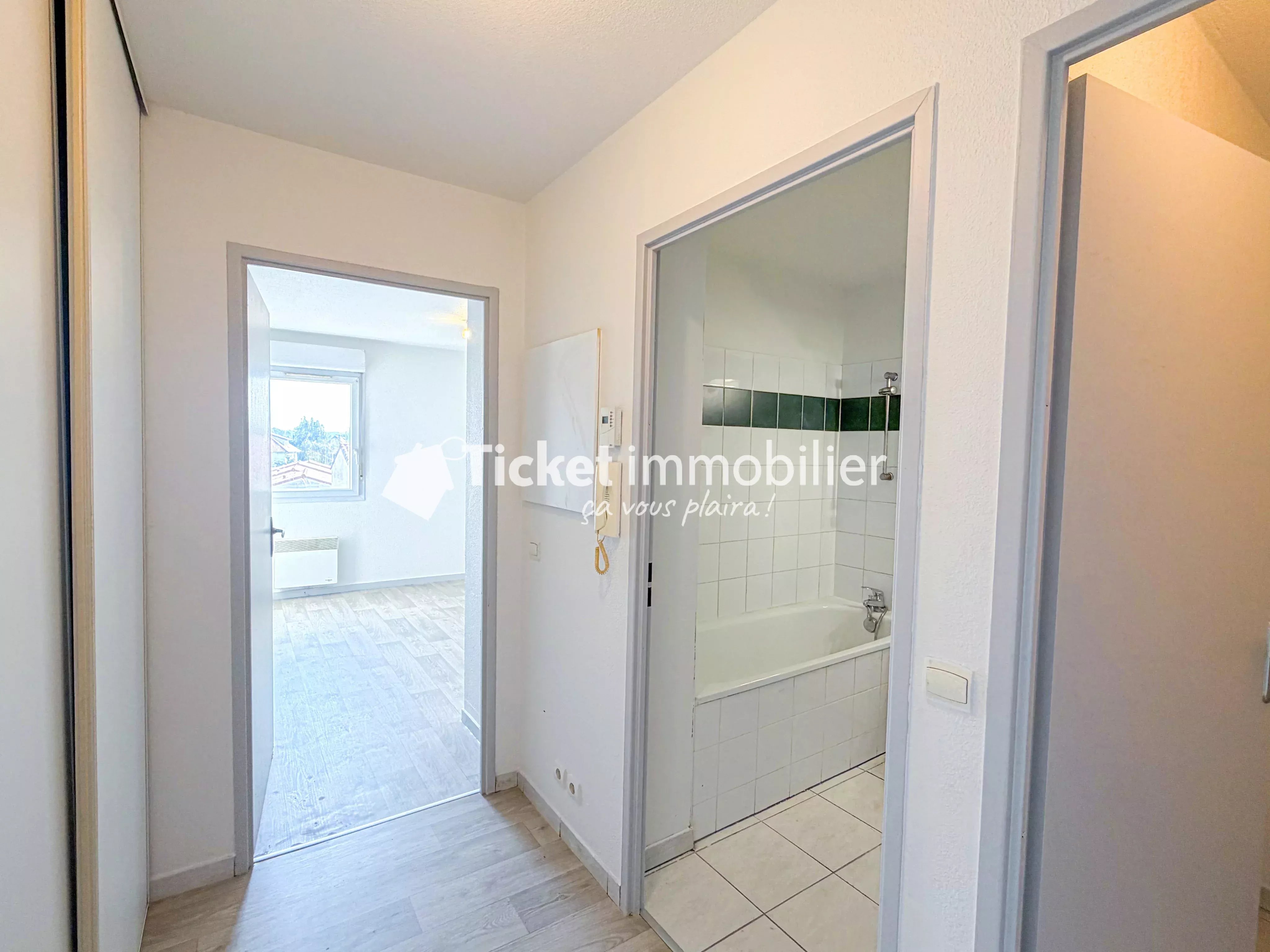 APPARTEMENT T2 50m2 TARBES AVEC BALCON, PLACE DE PARKING ETC ... — photo 11